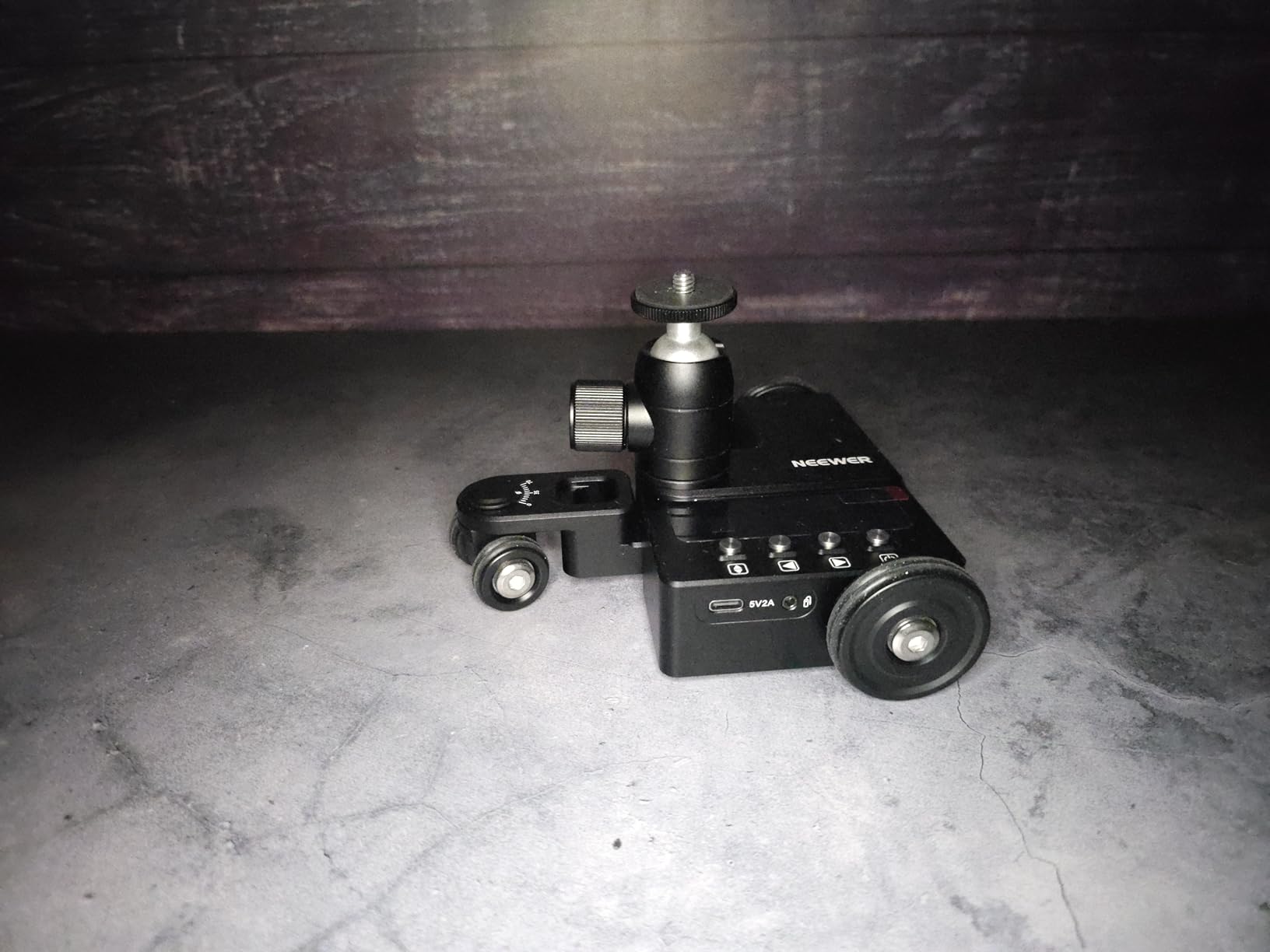 Neewer DL400 Upgraded Motorized Camera Slider Dolly with App Control, Ultra Quiet Powerful Dual Motor Drive, 5H Runtime, Compatible with GoPro iPhone Android Samsung Smartphone DSLR Camera Camcorder Customer Review Neewer DL400 Upgraded Motorized Camera Slider Dolly with App Control, Ultra Quiet Powerful Dual Motor Drive, 5H Runtime, Compatible with GoPro iPhone Android Samsung Smartphone DSLR Camera Camcorder - Customer Photo 2