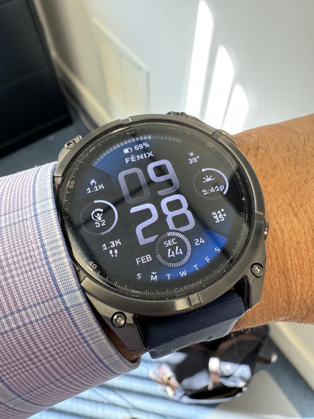 fēnix 8 - 47 mm, Solar, Sapphire, Premium Multisport GPS Smartwatch, Long-Lasting Battery Life, Dive-Rated, Built-in LED Flashlight, Carbon Gray DLC Titanium Bezel Black/Pebble Gray Silicone Band customer photo 2