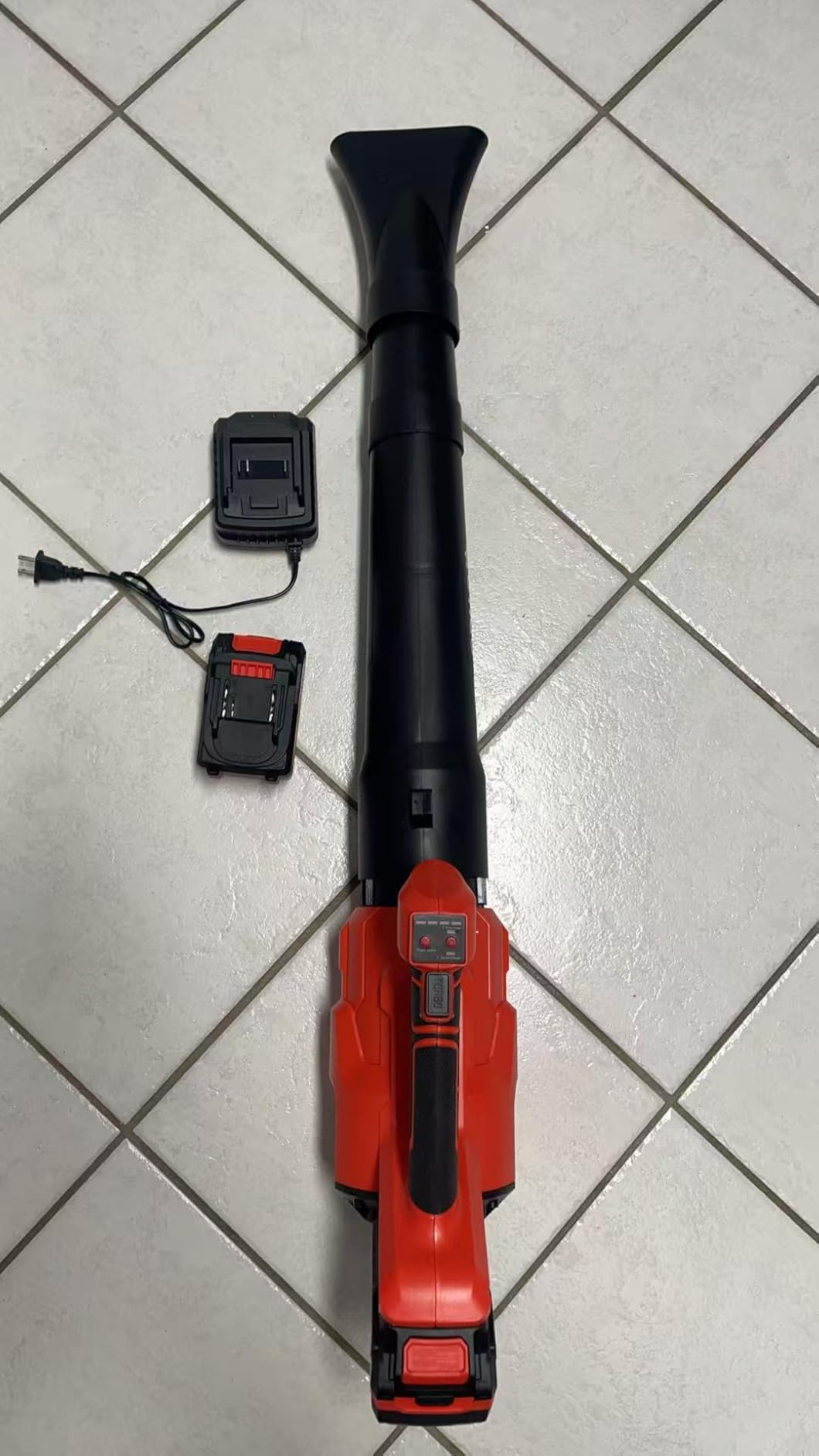 Cordless Leaf Blower with 2 * 21V 4.5Ah Batteries and 2 Tubes, Powerful Lightweight Handheld Garden Leaf Blower, Suitable for Dust Removal, Snow Removal, Yard and Homework - Customer Photo 1