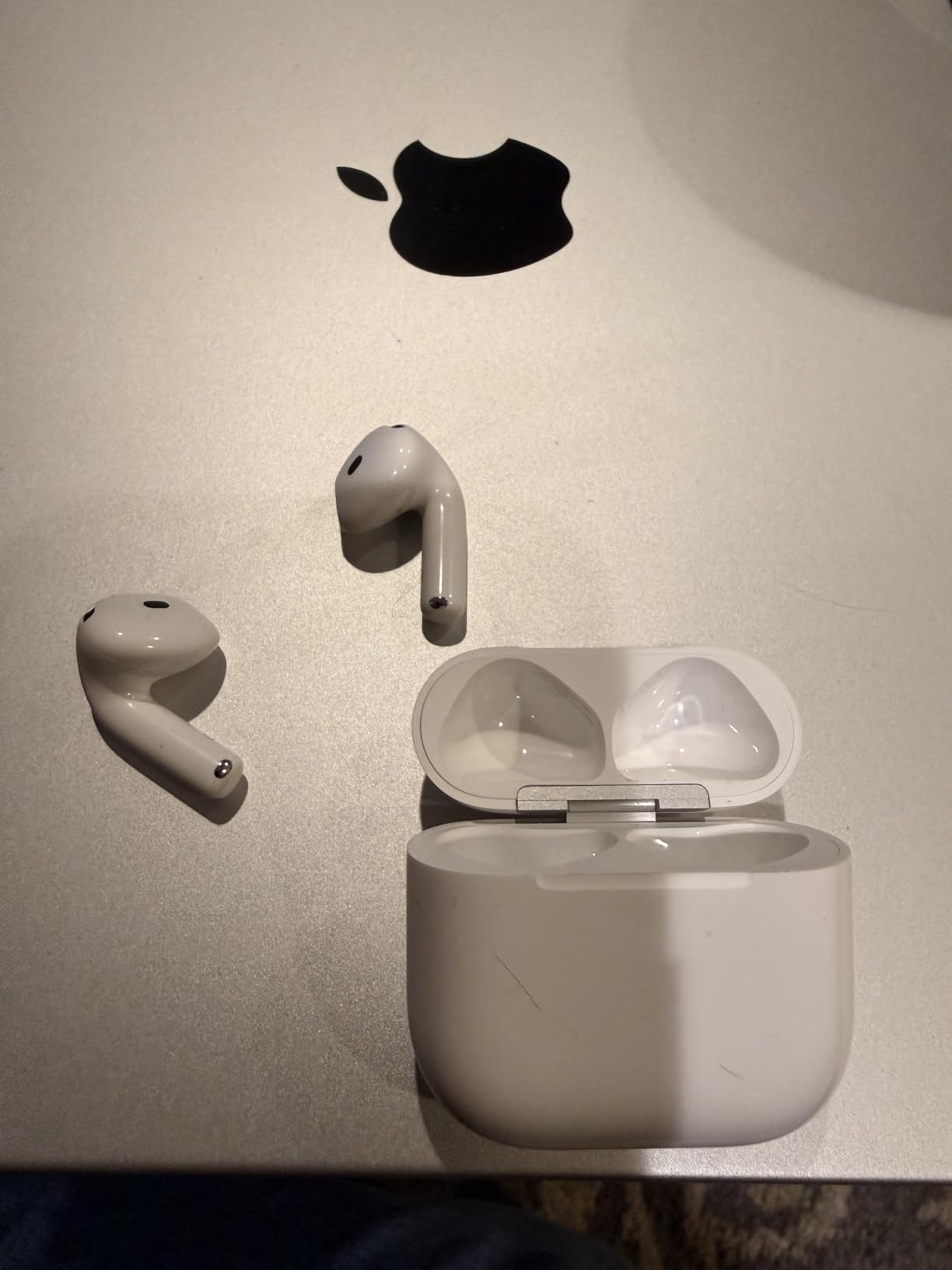 Apple AirPods 4 Wireless Earbuds, Bluetooth Headphones, with Active Noise Cancellation, Adaptive Audio, Transparency Mode, Personalized Spatial Audio, USB-C Charging Case, Wireless Charging, H2 Chip Customer Review Apple AirPods 4 Wireless Earbuds, Bluetooth Headphones, with Active Noise Cancellation, Adaptive Audio, Transparency Mode, Personalized Spatial Audio, USB-C Charging Case, Wireless Charging, H2 Chip - Customer Photo 2