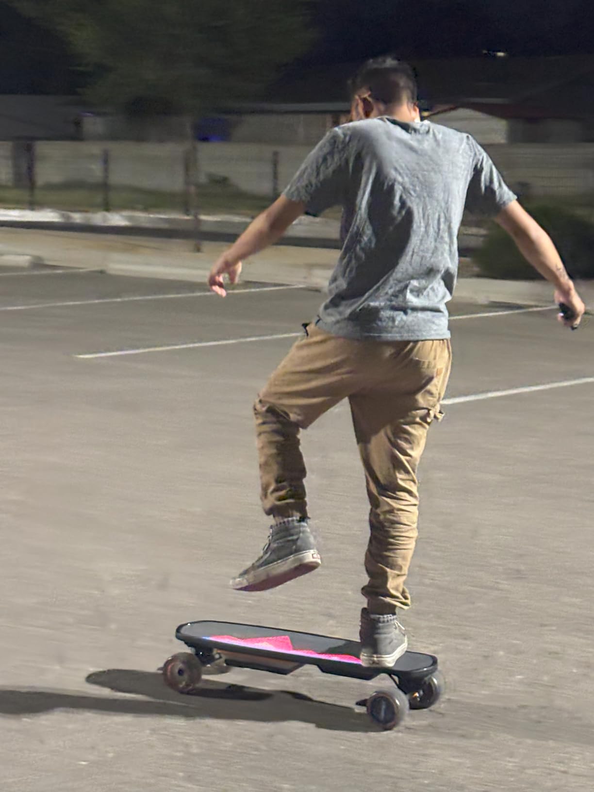 Uditer Electric Skateboard with Remote, Dual 600W Motors, Swappable Battery, Up to 28 MPH, 12–25 Miles Range, 4 Speed Modes, Electric Longboard for Adults & Beginners (Flamo / S3 / Pixel Series) Customer Review Uditer Electric Skateboard with Remote, Dual 600W Motors, Swappable Battery, Up to 28 MPH, 12–25 Miles Range, 4 Speed Modes, Electric Longboard for Adults & Beginners (Flamo / S3 / Pixel Series) - Customer Photo 2
