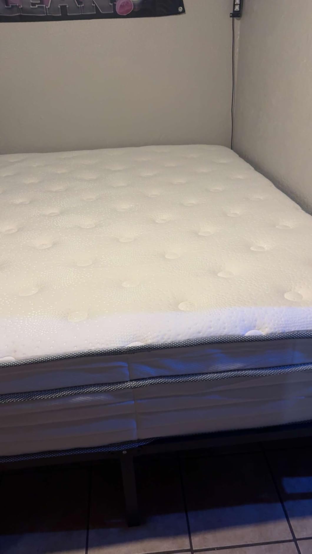 Madevos King Mattress, 12 Inch Hybrid Mattress in a Box, Memory Foam and Individual Pocket Springs, Fiberglass Free, Soft and Breathable, Medium Firm Feel Customer Review Madevos King Mattress, 12 Inch Hybrid Mattress in a Box, Memory Foam and Individual Pocket Springs, Fiberglass Free, Soft and Breathable, Medium Firm Feel - Customer Photo 1