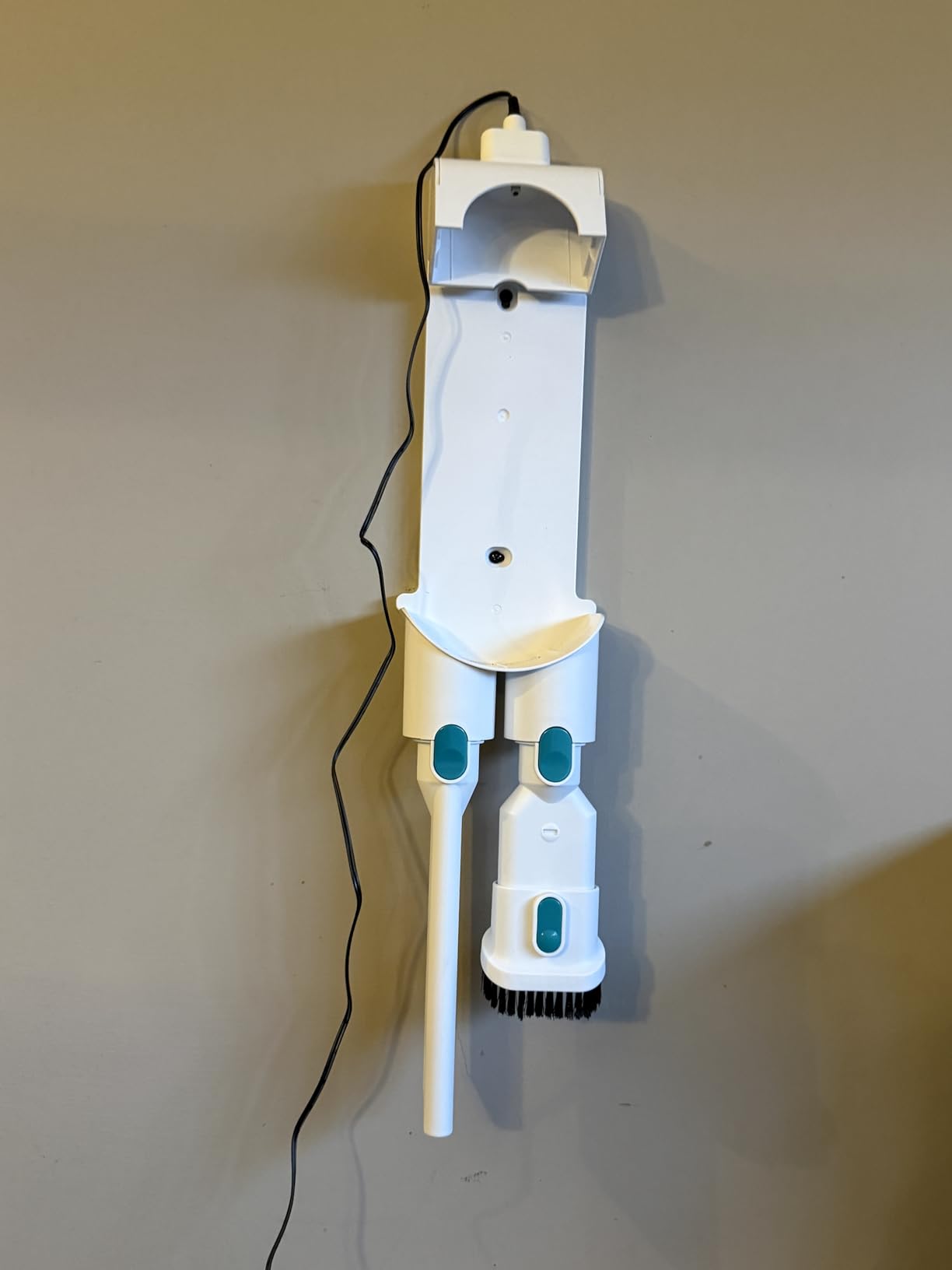 Tikom V500 Cordless Vacuum Cleaner for Home, 40000Pa/450W Stick Vacuum with LED Touch Screen, Charging Wall Dock, Anti-Tangle, Lightweight Handheld Vacuum for Pet Hair, Hard Floor, Carpet Customer Review Tikom V500 Cordless Vacuum Cleaner for Home, 40000Pa/450W Stick Vacuum with LED Touch Screen, Charging Wall Dock, Anti-Tangle, Lightweight Handheld Vacuum for Pet Hair, Hard Floor, Carpet - Customer Photo 5