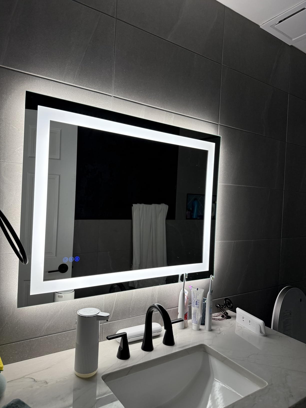 40X32 LED Bathroom Mirror with Lights, Anti-Fog, Dimmable, Backlit + Front Lit, Smart Bathroom Vanity Mirror, Memory Function, Shatterproof, Tempered Glass (Horizontal/Vertical) customer photo 1