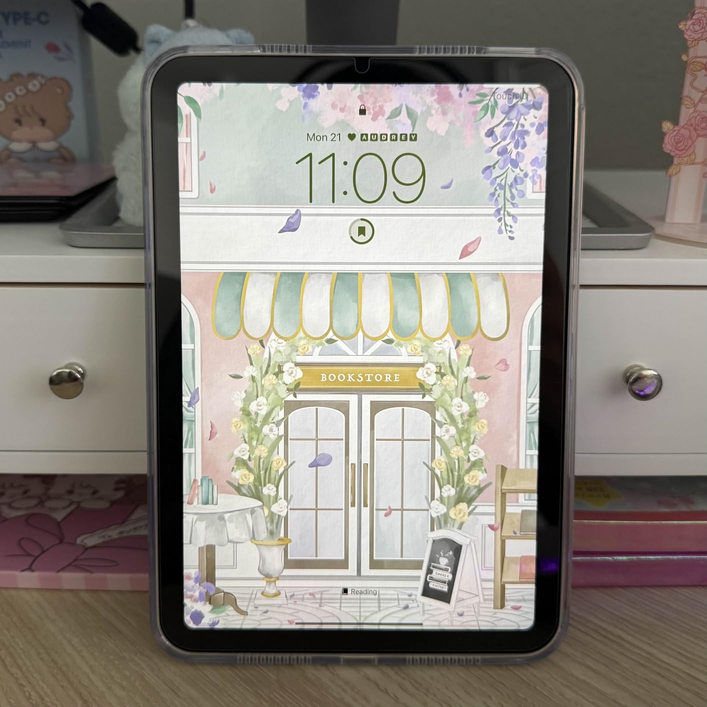 Apple iPad mini (A17 Pro): Apple Intelligence, 8.3-inch Liquid Retina Display, 128GB, Wi-Fi 6E, 12MP Front/12MP Back Camera, Touch ID, All-Day Battery Life — Space Gray - Customer Photo 2