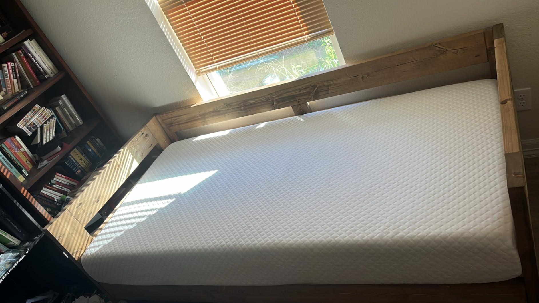 EGOHOME 10 Inch Queen Mattress, Memory Foam Mattress in a Box with Cooling Green Tea Gel, Relieve Pressure with Medium Support, CertiPUR-US Certified, 80''L x 60''W, White Customer Review EGOHOME 10 Inch Queen Mattress, Memory Foam Mattress in a Box with Cooling Green Tea Gel, Relieve Pressure with Medium Support, CertiPUR-US Certified, 80''L x 60''W, White - Customer Photo 1