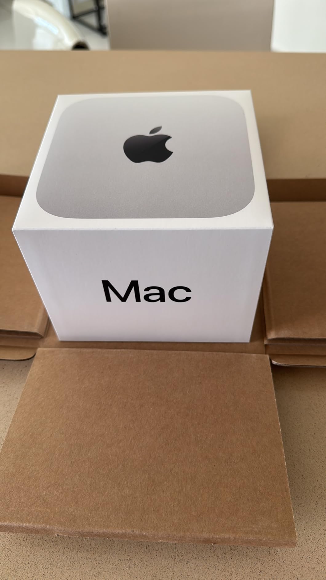 Apple 2024 Mac mini Desktop Computer with M4 chip with 10‑core CPU and 10‑core GPU: Built for Apple Intelligence, 16GB Unified Memory, 256GB SSD Storage, Gigabit Ethernet. Works with iPhone/iPad customer photo 2
