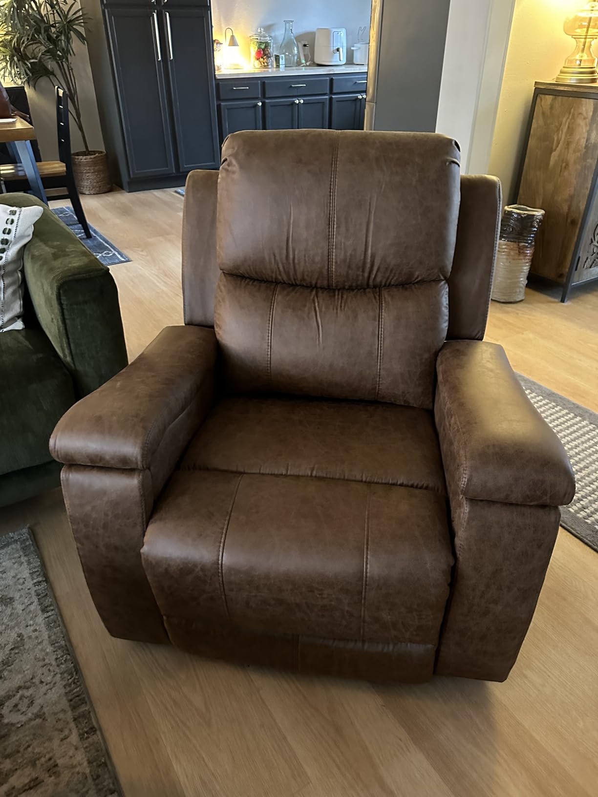 CANMOV Leather Recliner Chair, Classic and Traditional Manual Recliner Chair with Overstuffed Arms and Back, Manual Single Sofa with Concealed Cup Holders,Nut Brown Customer Review CANMOV Leather Recliner Chair, Classic and Traditional Manual Recliner Chair with Overstuffed Arms and Back, Manual Single Sofa with Concealed Cup Holders,Nut Brown - Customer Photo 1