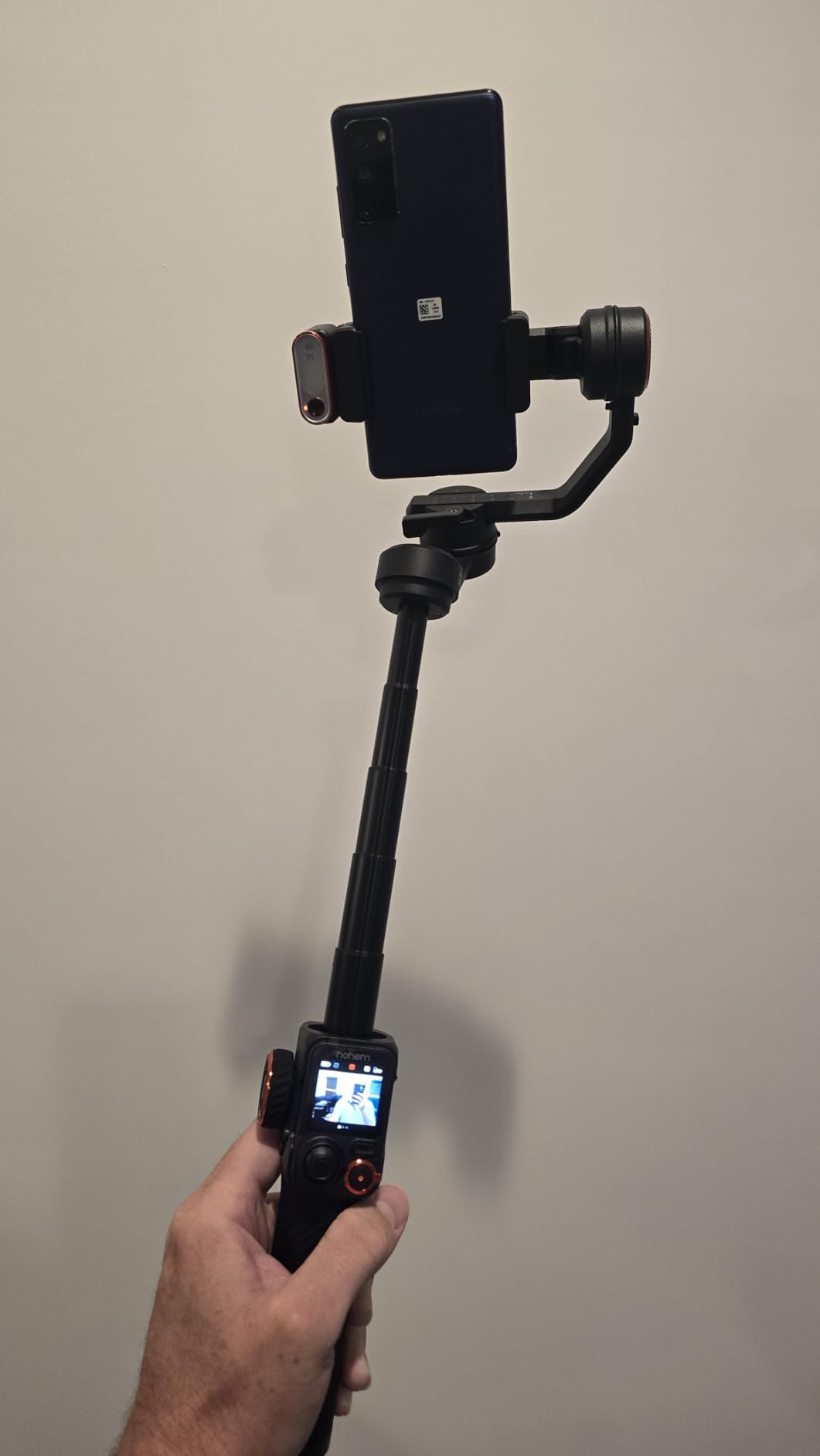 Hohem iSteady M7 Gimbal Stabilizer for Smartphone, Magnetic AI Tracker Fill Light, Detachable Touchscreen Remote Controller, Built-in Extension Rod, 500g Payload Customer Review Hohem iSteady M7 Gimbal Stabilizer for Smartphone, Magnetic AI Tracker Fill Light, Detachable Touchscreen Remote Controller, Built-in Extension Rod, 500g Payload - Customer Photo 2