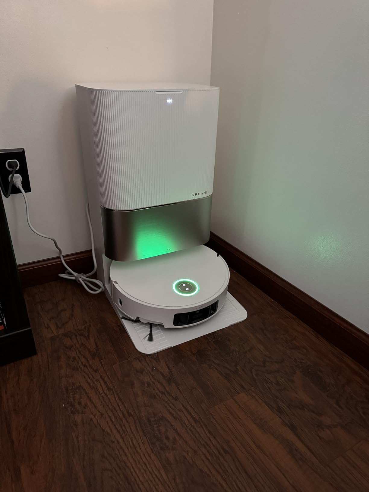 DREAME X50 Ultra Robot Vacuum and Mop with Auto-Empty and Mop Self-Cleaning, 20,000Pa Suction, Obstacle Avoidance and 360° Navigation, Corner to Edge Deep Cleaning, Detangling Brush - Customer Photo 1