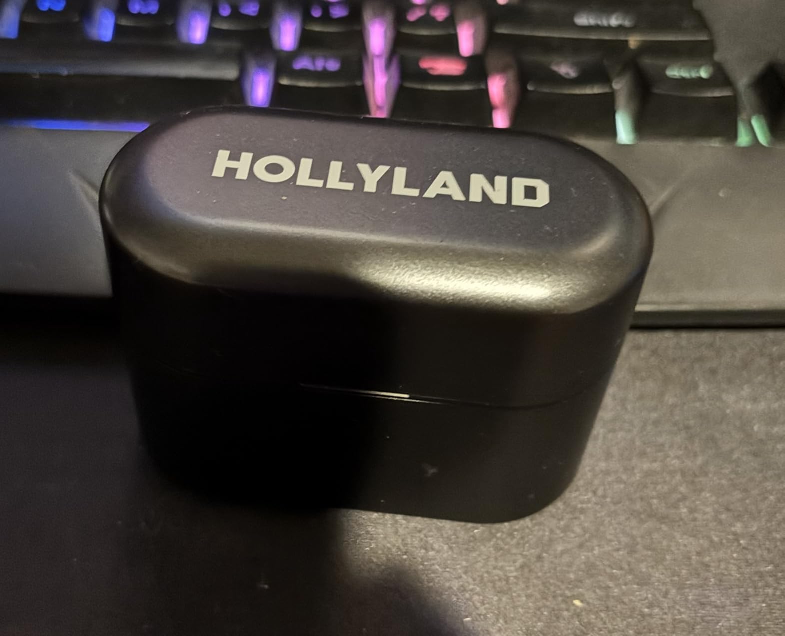 Hollyland Lark M2S Wireless Microphone with USB-C Plug for iPhone 15/16/17 and Android, Titanium Clip, Plug-and-Play, Noise Cancelling, 300m Range, 27H Battery Life for Vlogging, YouTube Customer Review Hollyland Lark M2S Wireless Microphone with USB-C Plug for iPhone 15/16/17 and Android, Titanium Clip, Plug-and-Play, Noise Cancelling, 300m Range, 27H Battery Life for Vlogging, YouTube - Customer Photo 1
