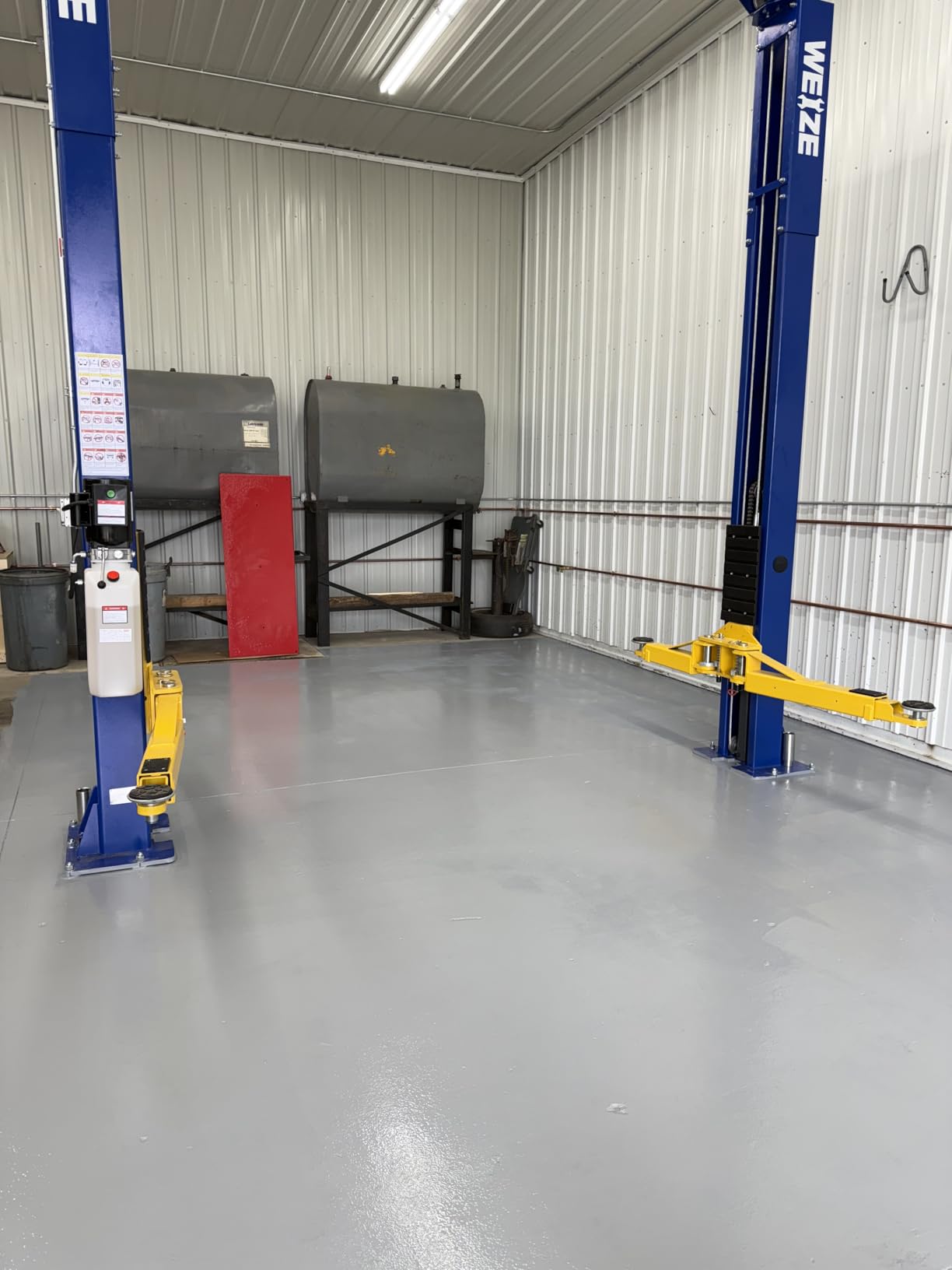 WEIZE 10000lbs 2 Post Car Lift with Double Point Release, 2 Post Overhead Auto Truck Tractor Lift for Repair Store Customer Review WEIZE 10000lbs 2 Post Car Lift with Double Point Release, 2 Post Overhead Auto Truck Tractor Lift for Repair Store - Customer Photo 1