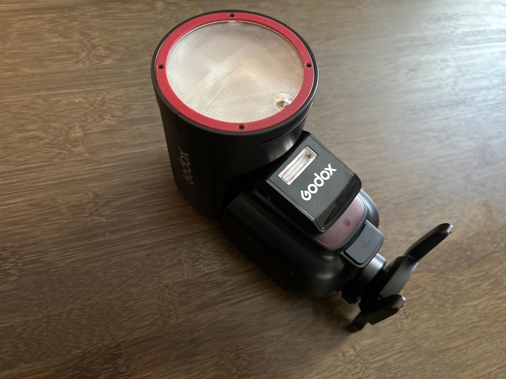 Godox V1 Pro C V1Pro-C USA Version Camera Flash Compatible for Canon Camera Flash Speedlite,76Ws 2.4G TTL 1/8000 HSS,500 Full Power Flashes,1.3s Recycle Time,2980mAh Li-ion Battery,LED Modeling Lamp - Customer Photo 3