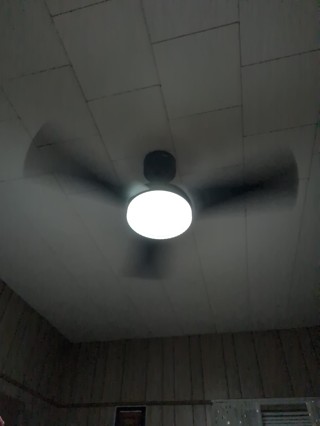 Dreo Smart Ceiling Fans with Lights, 42 Inch Black Ceiling Fan, 12 Speeds & 3 Fan Modes, Stepless Color Tones, Dimmable LED Light, 1-12H Timer, Quiet DC Motor, Remote/APP/Alexa/Wall Switch Control Customer Review Dreo Smart Ceiling Fans with Lights, 42 Inch Black Ceiling Fan, 12 Speeds & 3 Fan Modes, Stepless Color Tones, Dimmable LED Light, 1-12H Timer, Quiet DC Motor, Remote/APP/Alexa/Wall Switch Control - Customer Photo 2