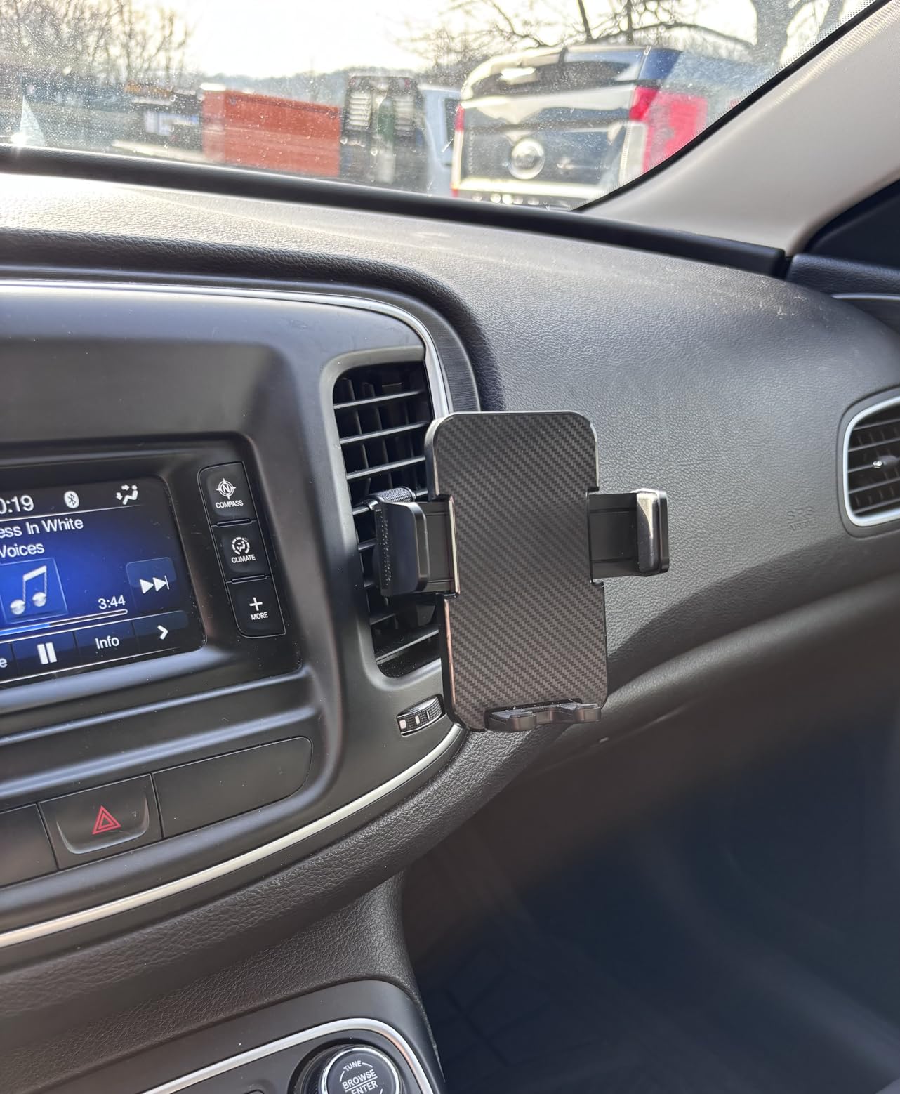 Qifutan Dash Mounted Holders Phone Holders for Your Car Phone Mount for Car Windshield Dashboard Air Vent Universal Desk Mounts Hands Free Automobile Cell Phone Holder Fit for iPhone Smartphone - Customer Photo 1