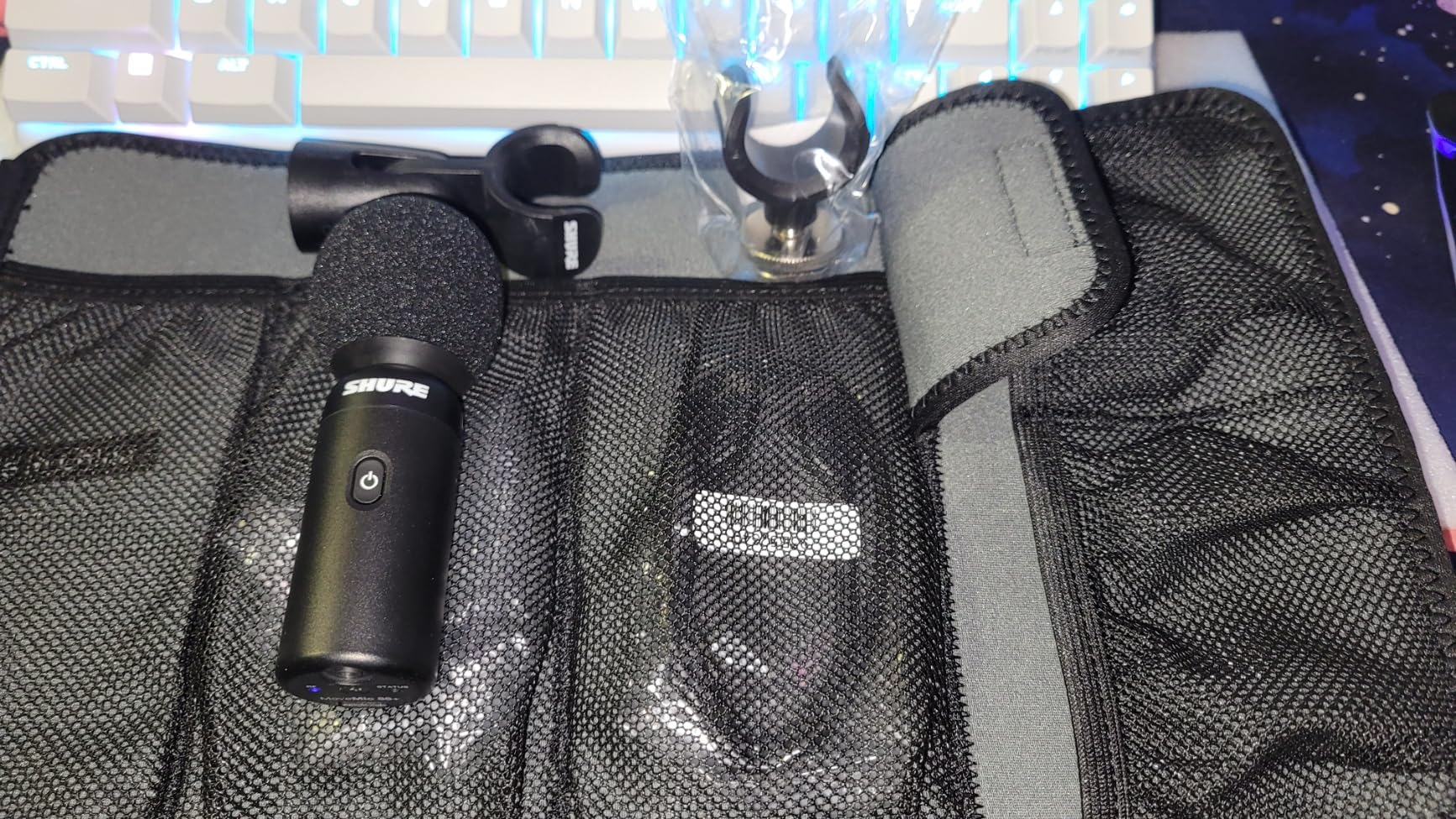 Shure MoveMic 88+ Wireless Microphone Video Kit - Pro Audio Recorder for Film/Field Recording Interviews, Stereo Mic 4 Polar Patterns | Compatible with iOS/Android via Motiv App (MV88+W-KIT-Z7) Customer Review Shure MoveMic 88+ Wireless Microphone Video Kit - Pro Audio Recorder for Film/Field Recording Interviews, Stereo Mic 4 Polar Patterns | Compatible with iOS/Android via Motiv App (MV88+W-KIT-Z7) - Customer Photo 2