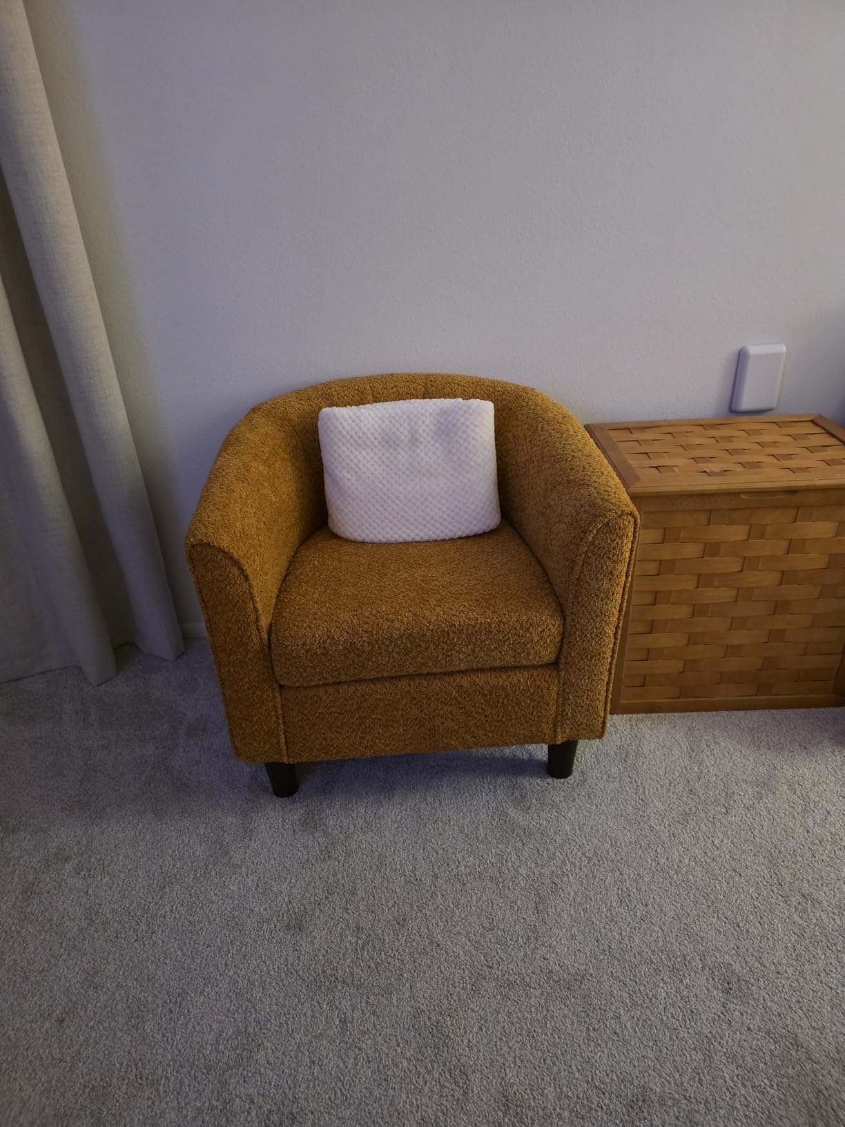 LINSY Accent Chair with Ottoman, Modern Barrel Chair Small Armchair Reading Chair with Footrest, Comfy Round Arms Chair for Living Room Bedroom Reading Room, Velvet, Yellow Customer Review LINSY Accent Chair with Ottoman, Modern Barrel Chair Small Armchair Reading Chair with Footrest, Comfy Round Arms Chair for Living Room Bedroom Reading Room, Velvet, Yellow - Customer Photo 1