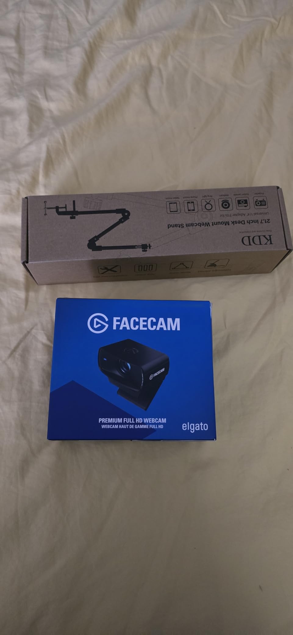 Elgato Facecam 4K - 4K60 Studio Webcam, DSLR-Like Control, Cinematic Effects, 49mm Lens Filters, HDR, Uncompressed Video, Optimized Focus Area | USB-C for PC & Mac Customer Review Elgato Facecam 4K - 4K60 Studio Webcam, DSLR-Like Control, Cinematic Effects, 49mm Lens Filters, HDR, Uncompressed Video, Optimized Focus Area | USB-C for PC & Mac - Customer Photo 2