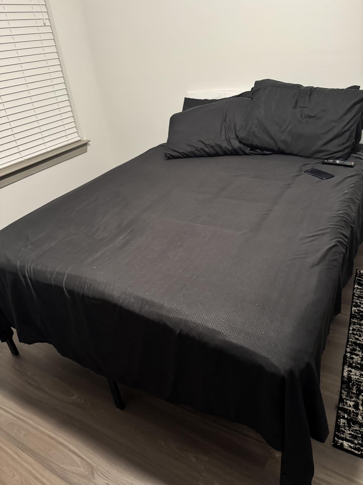 Duchessz Queen Mattress, 14 Inch Hybrid Mattresses Black with Gel Memory Foam and Individually Pocket Innerspring Euro Top Medium Firm for Motion Isolation, Edge Support, 100 Night Trial - Customer Photo 2