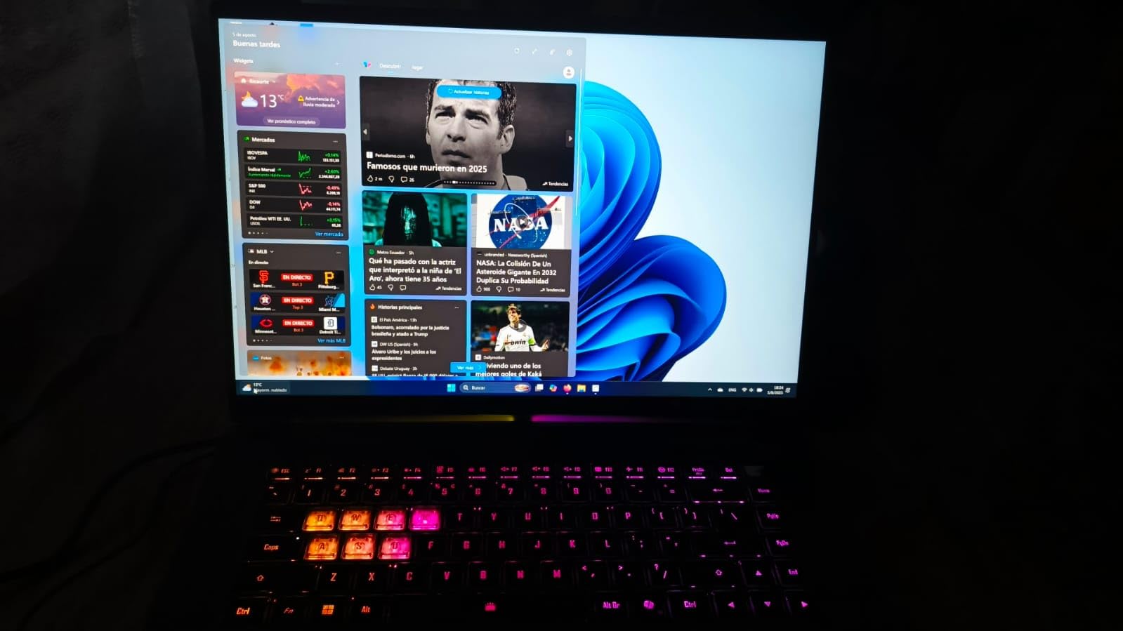 GIGABYTE - AORUS Master 16 Gaming Laptop - 240Hz 2560x1600 OLED - NVIDIA GeForce RTX 5080 - Intel Core Ultra 9 275HX - 1TB SSD with 32GB DDR5 RAM - Windows 11 Home AD, Dark Tide Customer Review GIGABYTE - AORUS Master 16 Gaming Laptop - 240Hz 2560x1600 OLED - NVIDIA GeForce RTX 5080 - Intel Core Ultra 9 275HX - 1TB SSD with 32GB DDR5 RAM - Windows 11 Home AD, Dark Tide - Customer Photo 3