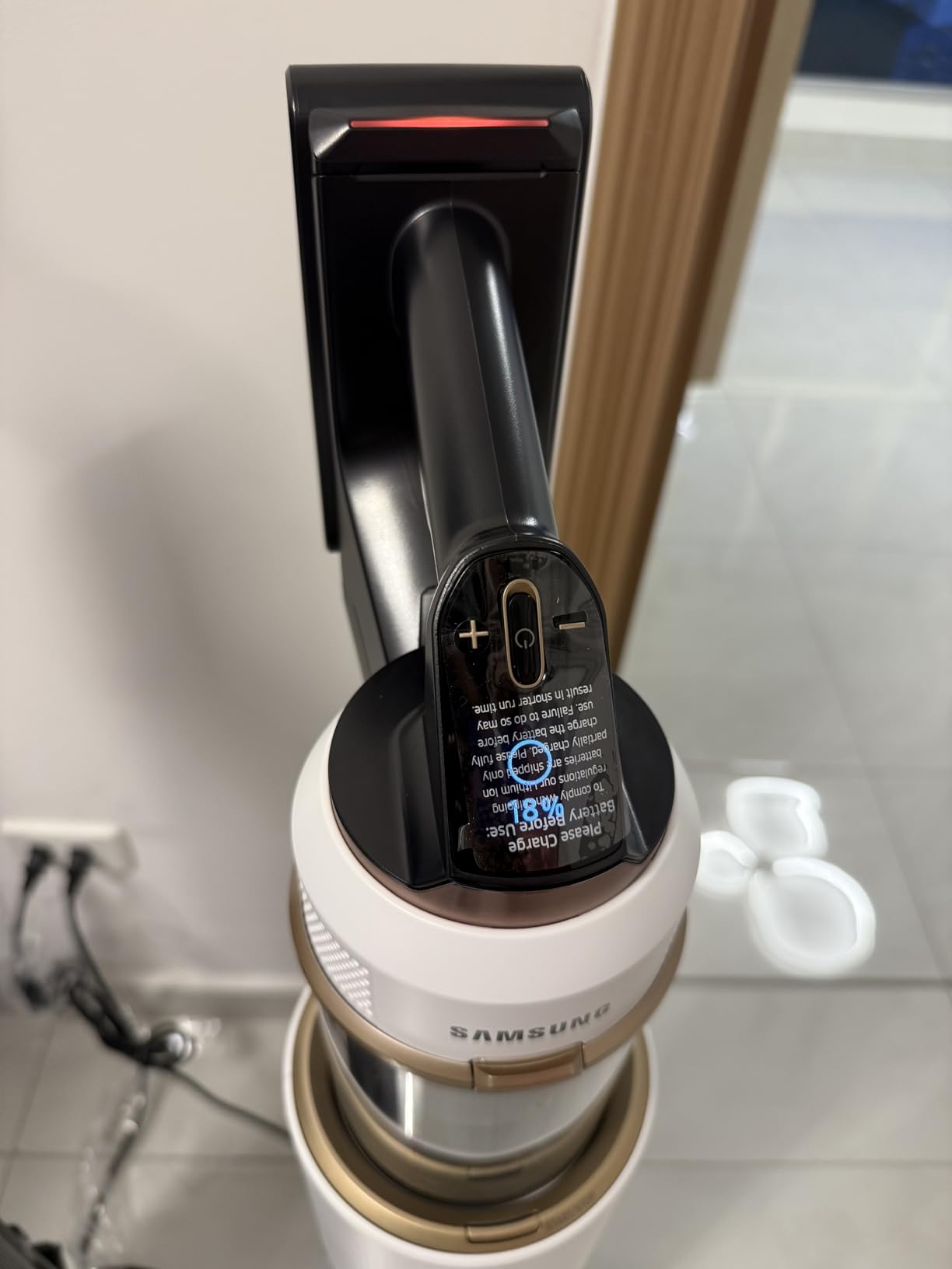 Samsung Bespoke AI Jet Ultra Cordless Stick Vacuum with All-in-One Clean Station, 400AW Powerful Suction, Long Battery Life, Anti-Tangle Pet Tool, 2025, Satin Black, VS90F40DMK/AA - Customer Photo 2
