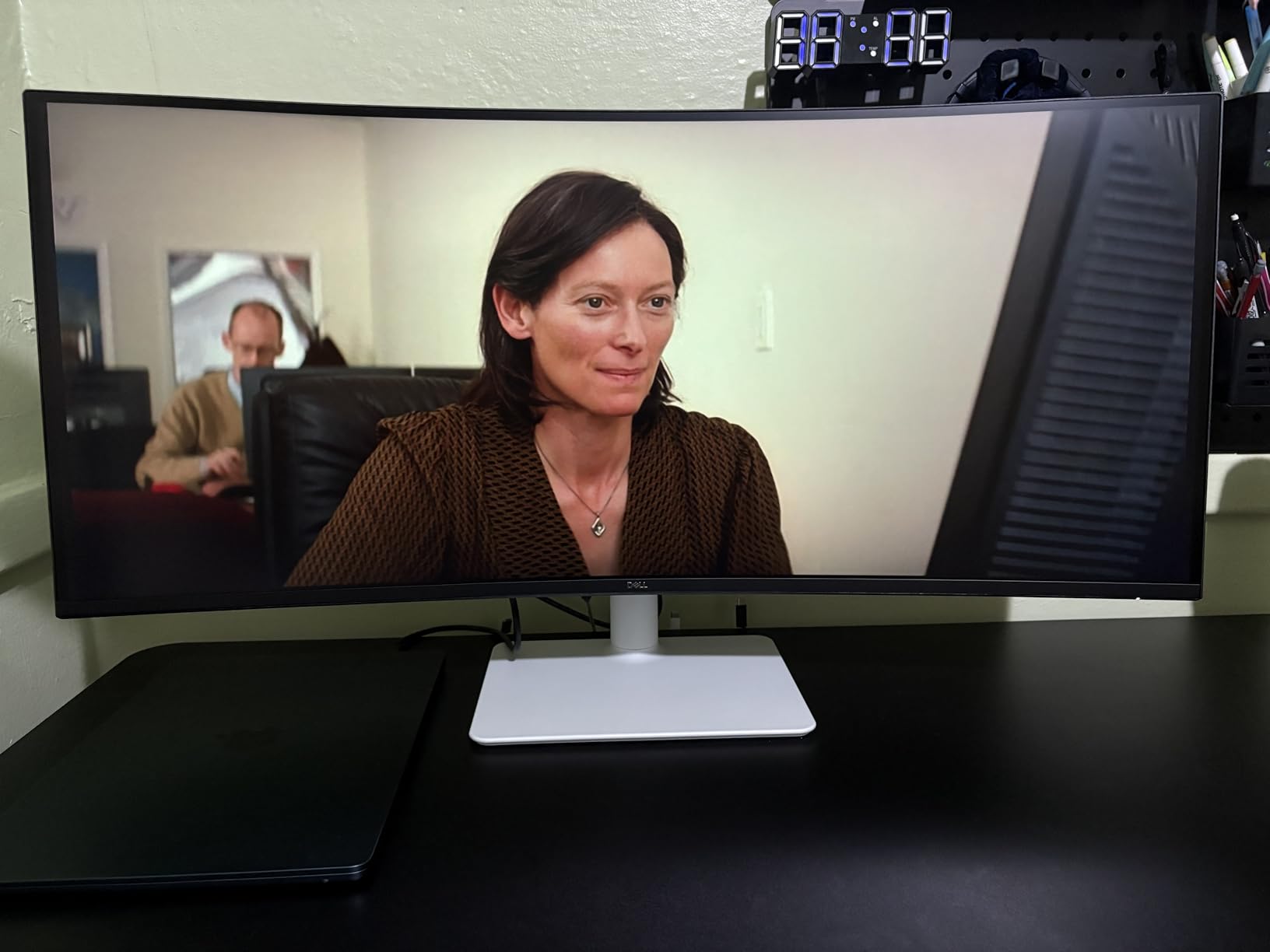 Dell 27 Plus 4K USB-C Monitor - S2725QC - 120Hz, IPS Panel, 99% sRGB, Integrated Speakers - Customer Photo 1