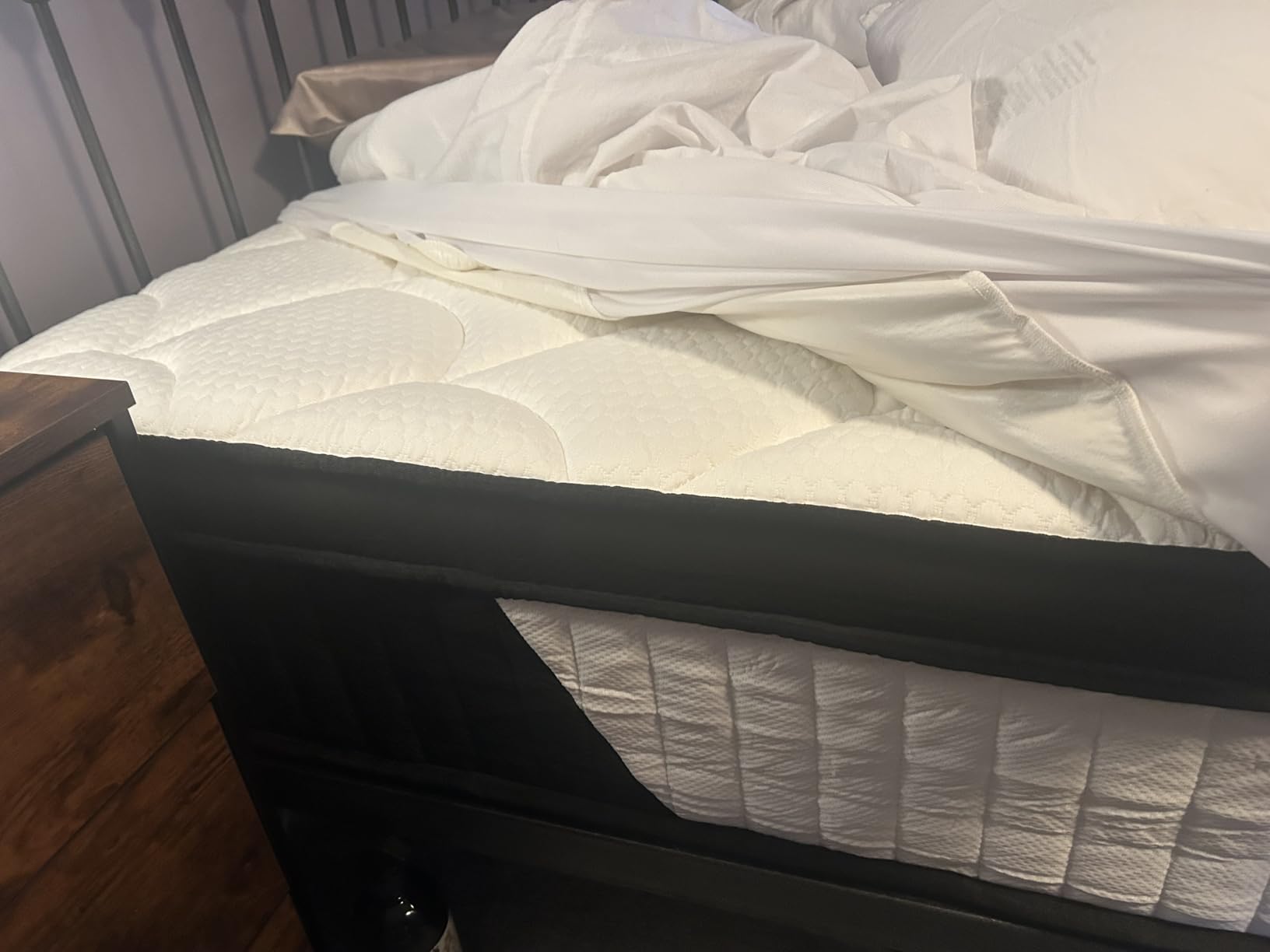 12 Inch King Size Mattress - 2026 Upgraded Hybrid Cooling Gel Memory Foam & Pocket Coils, Medium Firm Mattress in a Box for Back Neck Pain Relief, Motion Isolation, Edge Support, Breathable, White - Customer Photo 2