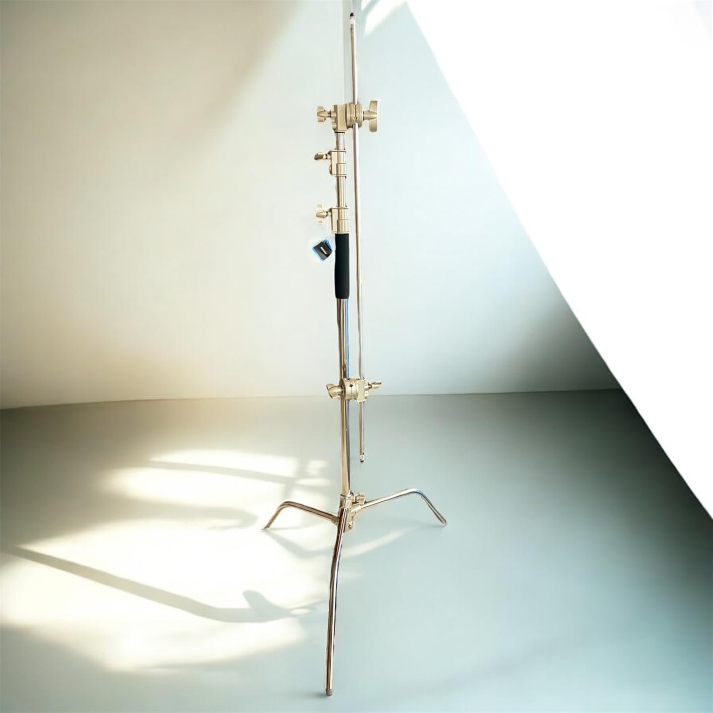 NEEWER Basics 100% Stainless Steel Heavy Duty C Stand with Boom Arm, Max 10.5ft/320cm Photography Light Stand, 4.2ft/128cm Holding Arm, 2 Grip Heads for Studio Monolight Softbox Reflector, SC320 Lite Customer Review NEEWER Basics 100% Stainless Steel Heavy Duty C Stand with Boom Arm, Max 10.5ft/320cm Photography Light Stand, 4.2ft/128cm Holding Arm, 2 Grip Heads for Studio Monolight Softbox Reflector, SC320 Lite - Customer Photo 2
