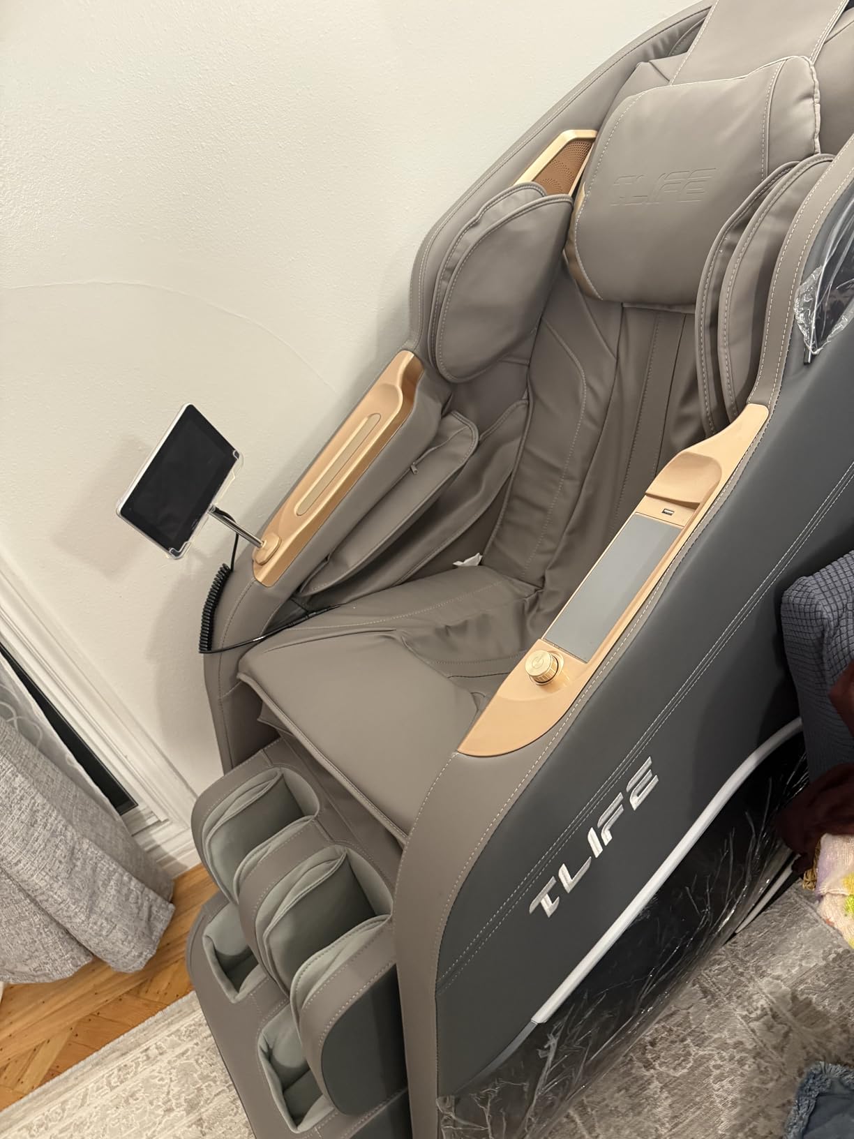 TLIFE Massage Chair Full Body, 160°Zero Gravity Recliner with Body Scan, 50