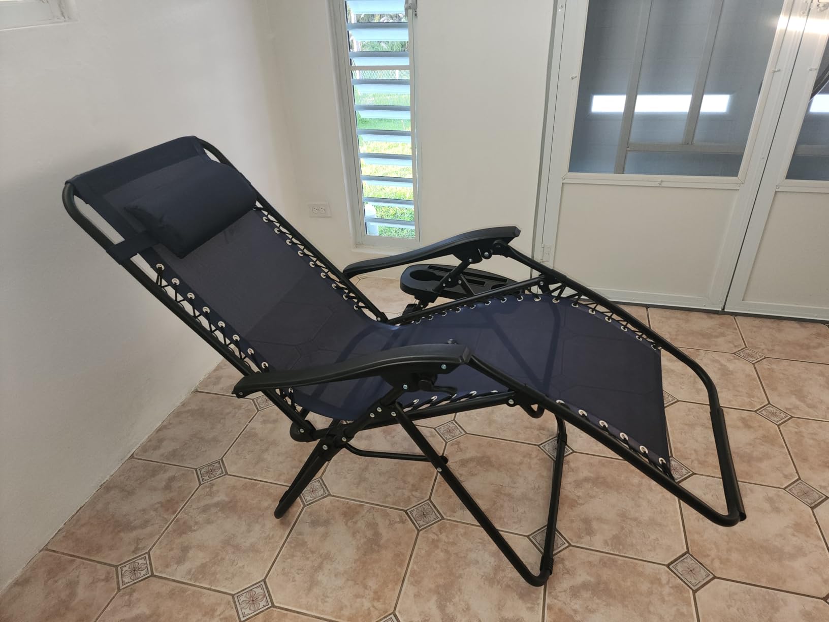 Sweetcrispy Zero Gravity Chairs, Set of 2 Portable Recliner Beach Camping Patio Outdoor Folding Lounge Chair with Cup Holder Trays and Adjustable Pillow for Poolside, Garden, Backyard, Lawn (Blue) Customer Review Sweetcrispy Zero Gravity Chairs, Set of 2 Portable Recliner Beach Camping Patio Outdoor Folding Lounge Chair with Cup Holder Trays and Adjustable Pillow for Poolside, Garden, Backyard, Lawn (Blue) - Customer Photo 1