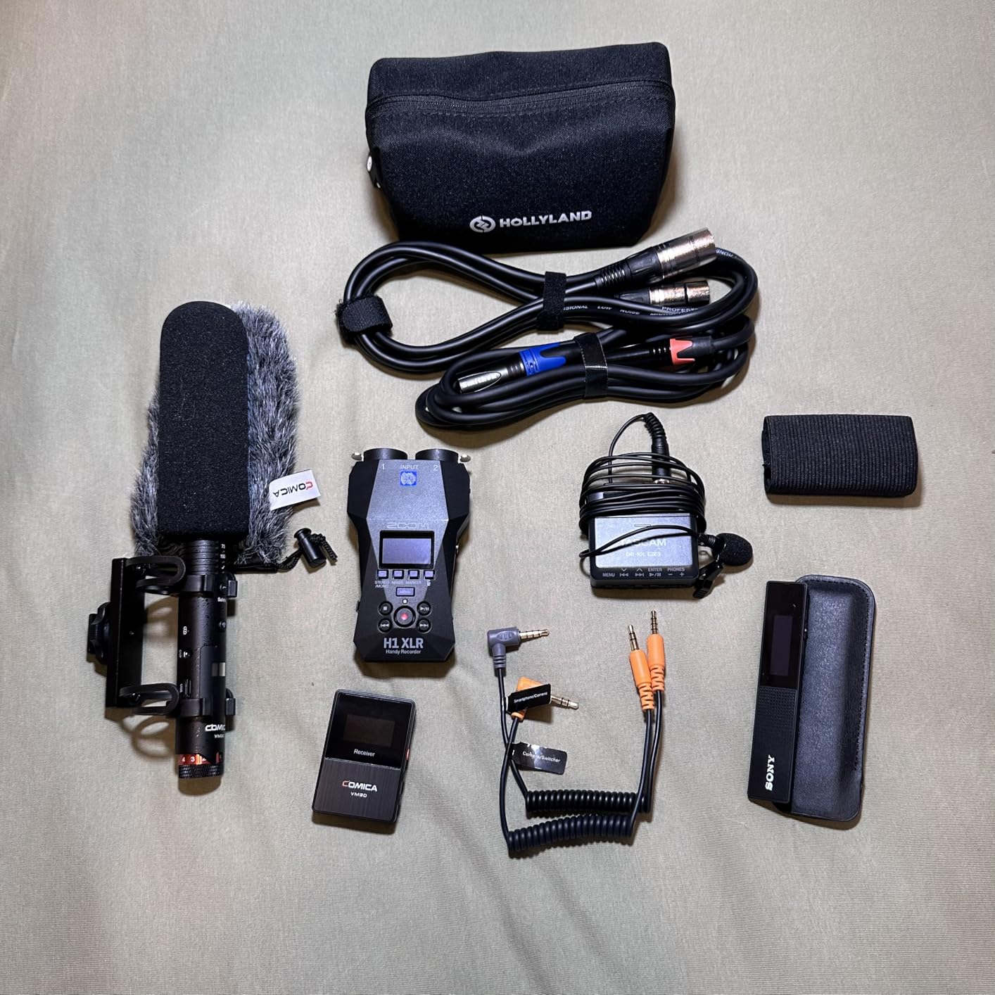 Hollyland Lark MAX 2 Wireless Microphone for iPhone/Camera/Android, AI Noise Cancel, Wireless Monitoring, 32bit Full-Chain Audio, Timecode (Ultimate Combo, 2TX+2RX+OWS Earphones + Charging Case) Customer Review Hollyland Lark MAX 2 Wireless Microphone for iPhone/Camera/Android, AI Noise Cancel, Wireless Monitoring, 32bit Full-Chain Audio, Timecode (Ultimate Combo, 2TX+2RX+OWS Earphones + Charging Case) - Customer Photo 2