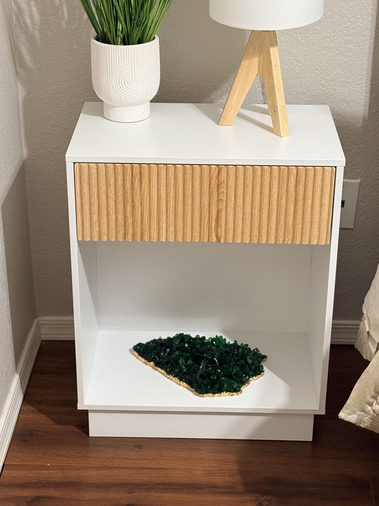 Fluted Nightstands Set of 2, Modern Bedside Table with Drawer and Storage Shelf, Wood End Table Mid Century Night Stands for Bedroom Living Room Sofa Couch Office (White+Oak) - Customer Photo 1