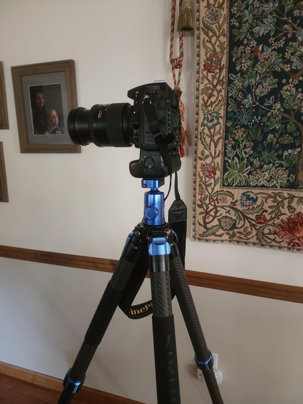 SIRUI Heavy-Duty Carbon Fiber Tripod, 59.8 inch Pro Tripod with Low Center of Gravity Ball Head, 44lbs Load - Customer Photo 2