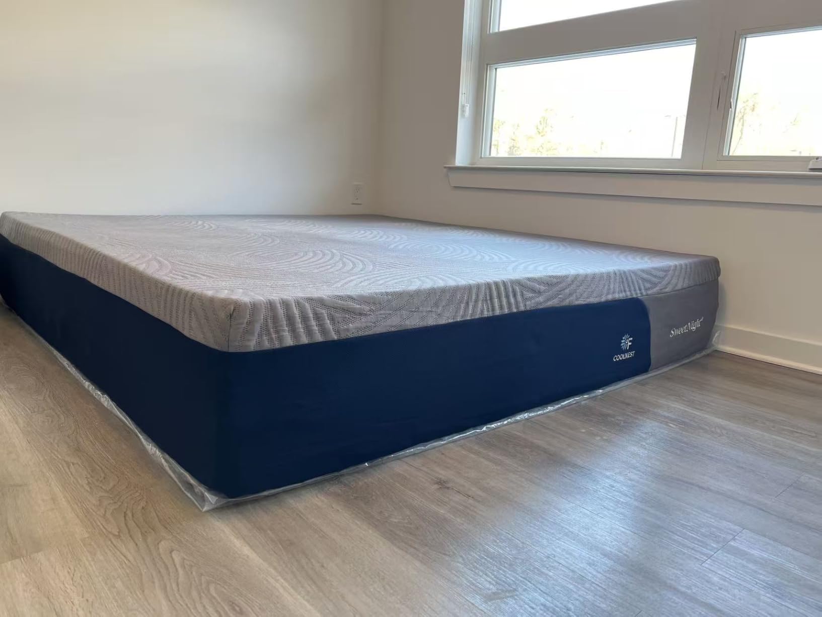 Sweetnight CoolNest Queen Mattress, 14 inch Cooling Queen Size Memory Foam Mattress for Cool Night Sleep, 5-Zone Ergo Support for Pressure Relief, Medium, CertiPUR-US Certified Customer Review Sweetnight CoolNest Queen Mattress, 14 inch Cooling Queen Size Memory Foam Mattress for Cool Night Sleep, 5-Zone Ergo Support for Pressure Relief, Medium, CertiPUR-US Certified - Customer Photo 2