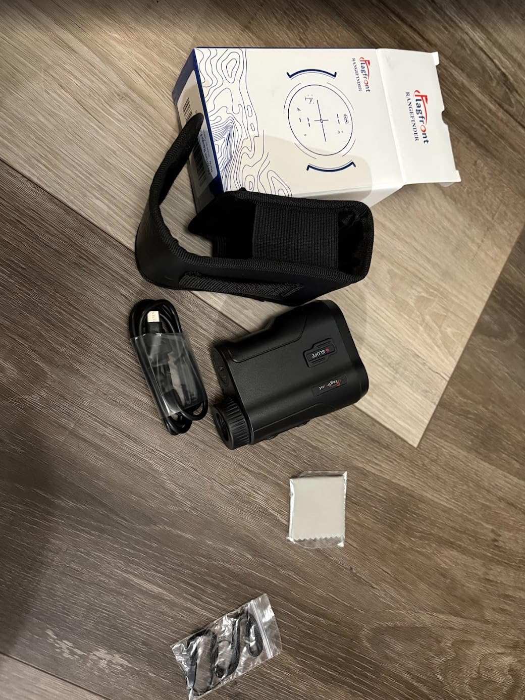 Golf Rangefinder with Slope, 1000 Yards Range Finder Golf, 6X Magnification, Flag Locking Vibration, Rechargeable Laser Range Finder Customer Review Golf Rangefinder with Slope, 1000 Yards Range Finder Golf, 6X Magnification, Flag Locking Vibration, Rechargeable Laser Range Finder - Customer Photo 2