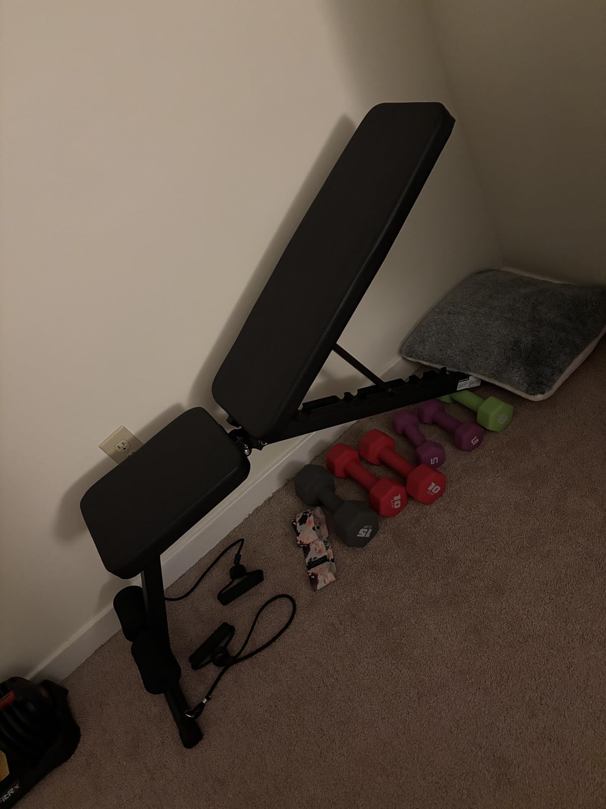 Adjustable Weight Bench for Home Gym, Foldable Workout Bench for Full Body Fitness Dumbbell Exercise, 600LBS Incline Decline Flat Bench with Resistance Bands for Strength Training Customer Review Adjustable Weight Bench for Home Gym, Foldable Workout Bench for Full Body Fitness Dumbbell Exercise, 600LBS Incline Decline Flat Bench with Resistance Bands for Strength Training - Customer Photo 2