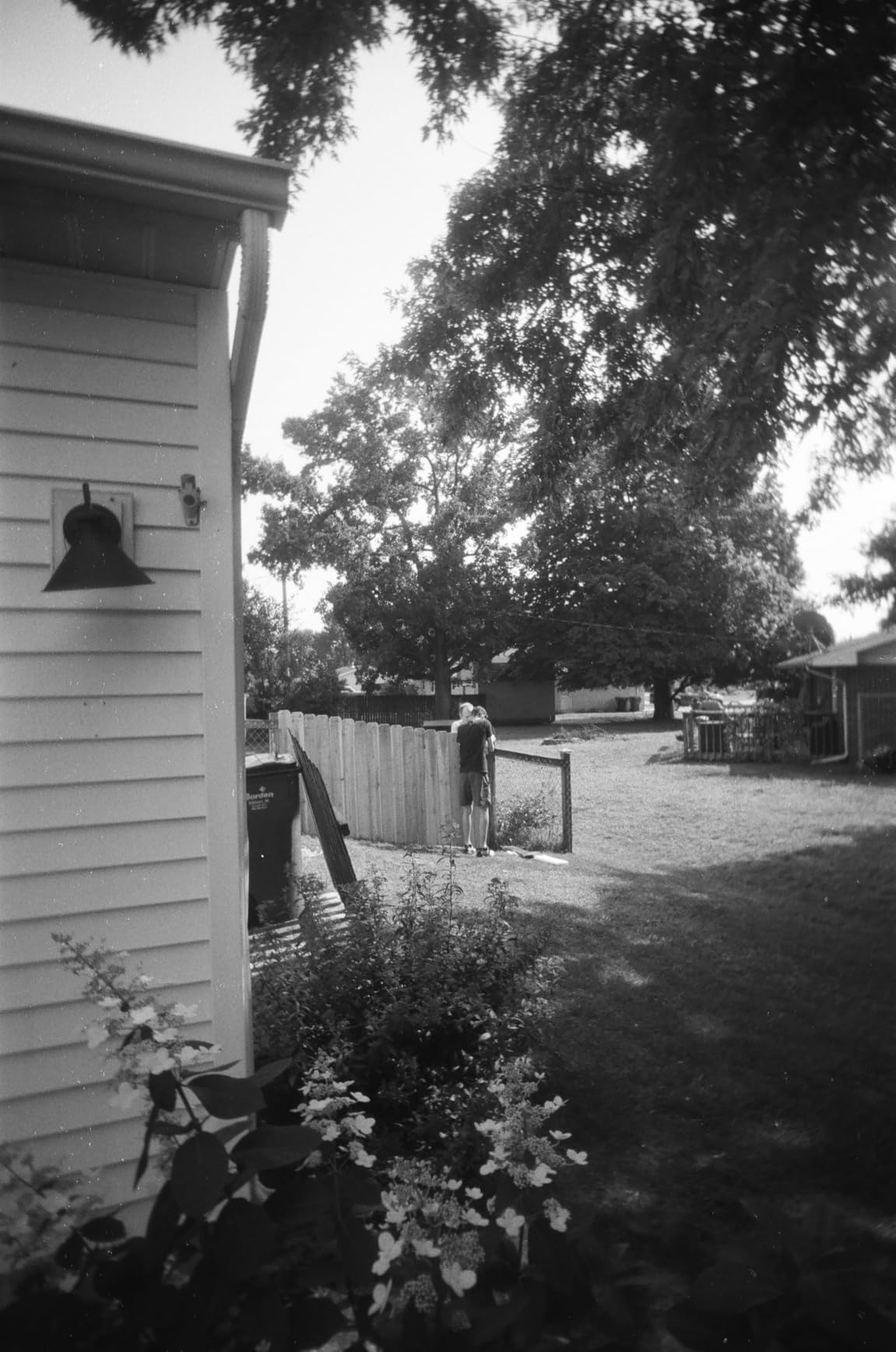 RETO PANO 35mm Film Camera - 22mm Wide Lens, Panorama, Easy Switch, Cinematic Modes, Lens Cover, Built-in Flash, Reusable (Sheer White) Customer Review RETO PANO 35mm Film Camera - 22mm Wide Lens, Panorama, Easy Switch, Cinematic Modes, Lens Cover, Built-in Flash, Reusable (Sheer White) - Customer Photo 1