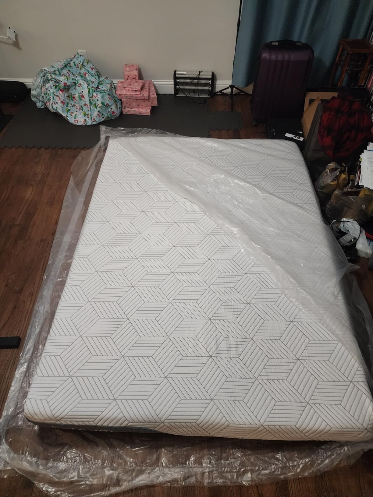 FATHOM Medium Queen Mattress 12 Inch Memory Foam Mattress Queen Size Bed in a Box for Back Pain Relief and Cool Sleep with Gel Foam and Removeable Fiberglass Free Cover, CertiPUR-US Certified customer photo 1
