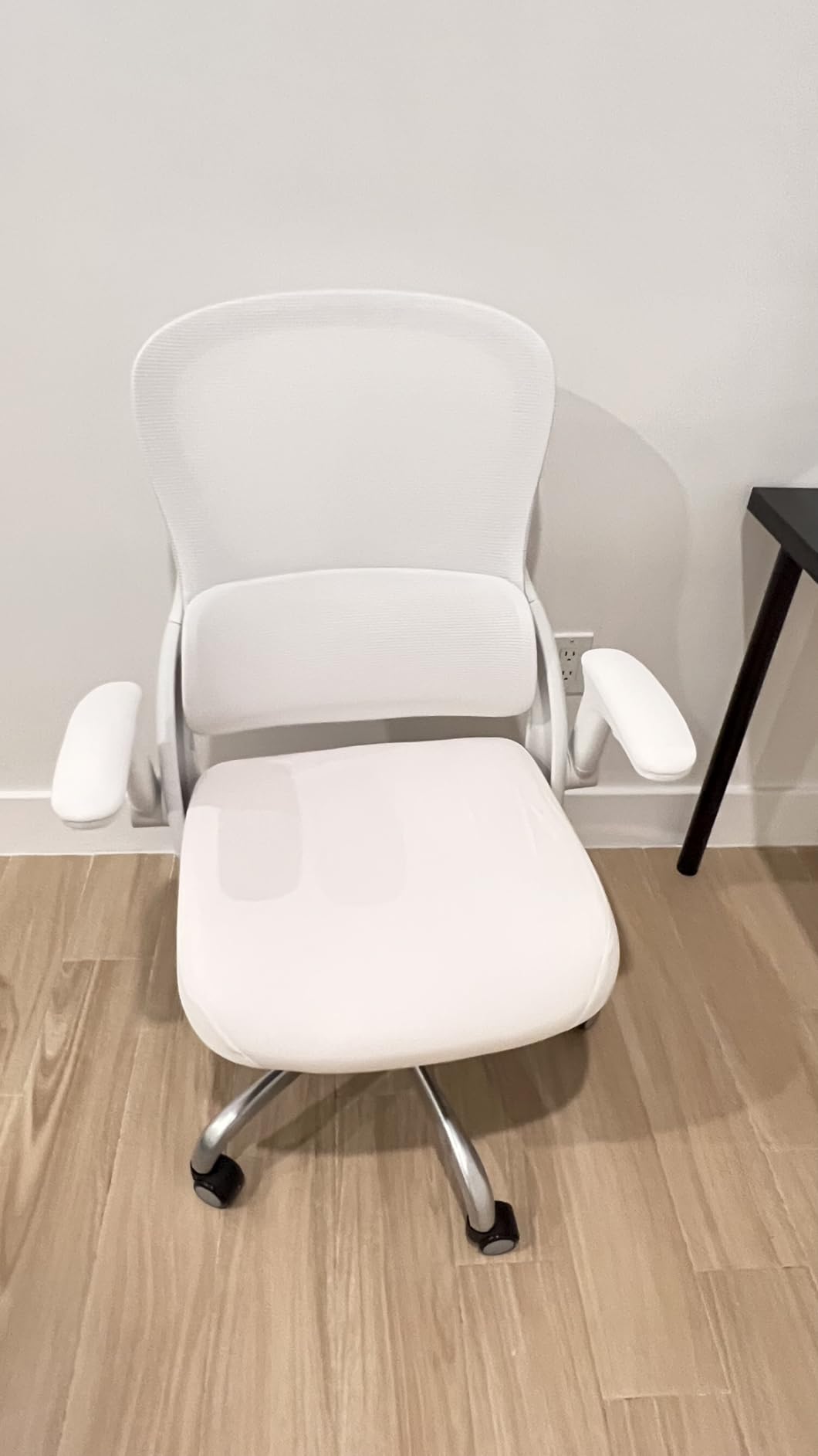 Veratric Office Chair Ergonomic Desk Chair Comfy: 400LBS Mesh Computer Chair Ergonomic Gaming Chairs with Wheels Adjustable Lumbar Support and Flip up Armrest-Swivel Executive Chairs Long Hours(Black) - Customer Photo 2