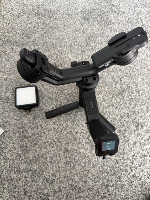 FeiyuTech SCORP 3 KIT Gimbal Stabilizer for DSLR and Mirrorless Camera,Built-in AI Tracking,Detachable Handle,3-Axis Gimbal for Sony/Canon/Nikon/Fujifilm, Max 7.721lbs,Touch Screen with Case Customer Review FeiyuTech SCORP 3 KIT Gimbal Stabilizer for DSLR and Mirrorless Camera,Built-in AI Tracking,Detachable Handle,3-Axis Gimbal for Sony/Canon/Nikon/Fujifilm, Max 7.721lbs,Touch Screen with Case - Customer Photo 1