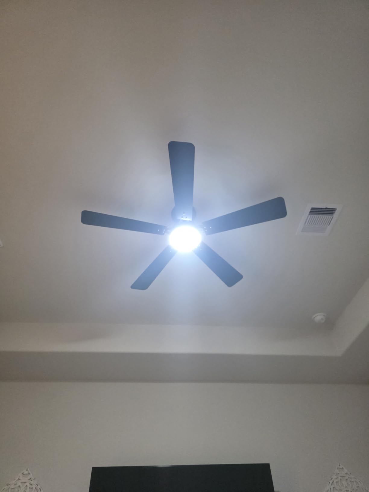Ceiling Fans with Lights, 52 Inch Low Profile Ceiling Fan with Light and Remote Control, Flush Mount, Reversible, 3CCT, Dimmable LED, Quiet, Black Ceiling Fan for Bedroom, Living Room - Customer Photo 2