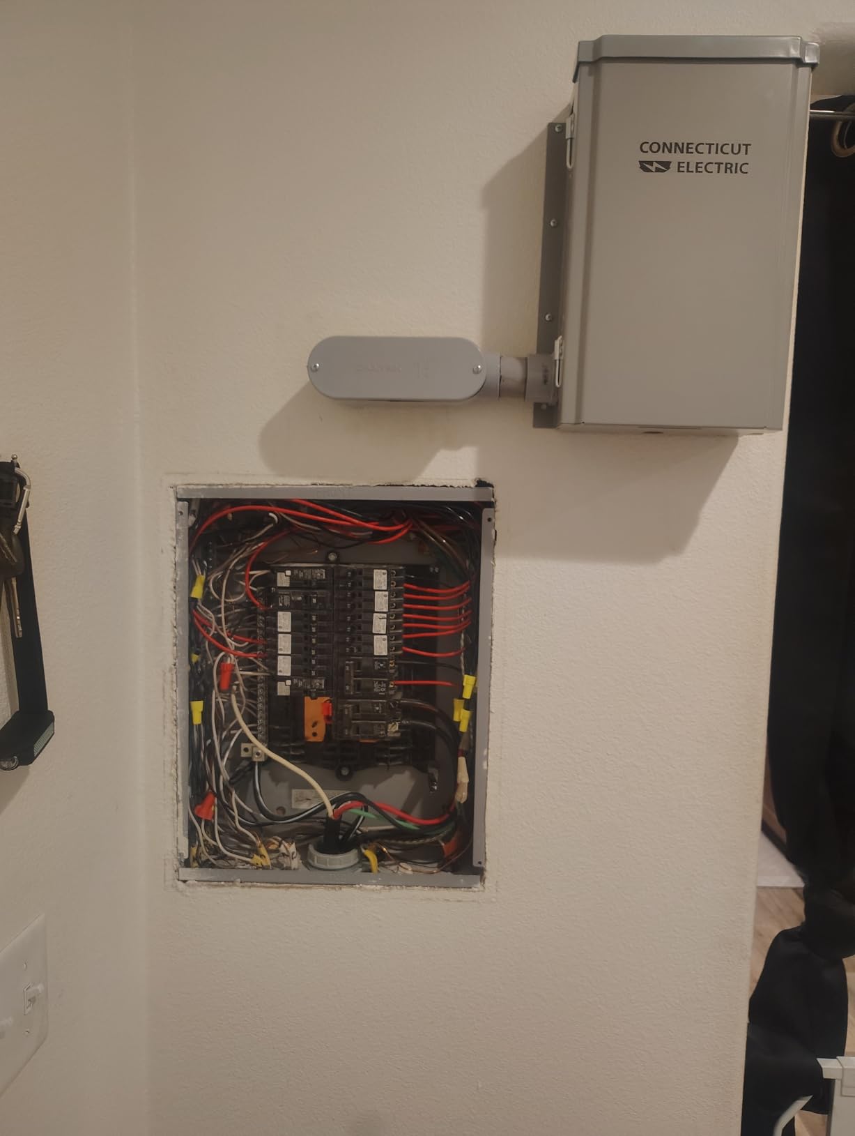 Connecticut Electric EmerGen Transfer Switch, 30 Amp 10-Circuit, 10 ft Cord, 7,500 W — Service Kit w/ 2 Extra Rocker Switches Customer Review Connecticut Electric EmerGen Transfer Switch, 30 Amp 10-Circuit, 10 ft Cord, 7,500 W — Service Kit w/ 2 Extra Rocker Switches - Customer Photo 1