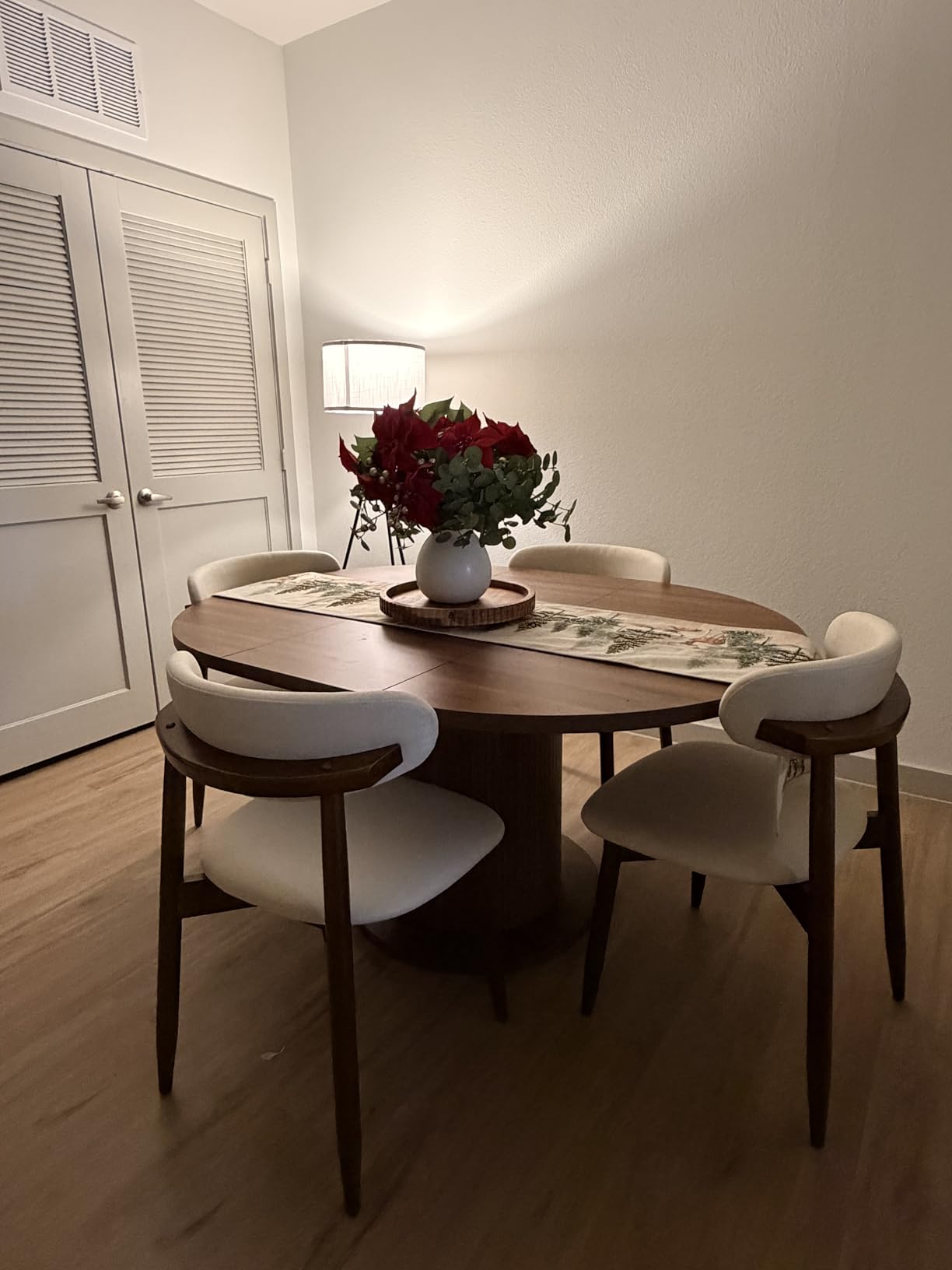 43.3 inch 59 inch Adjustable Size Round Dining Table for 4 6, Unique Design Modern Farmhouse Kitchen Table, Circle Dining Tables with Wood Strip Base for Kitchen Living Room (Walnut) Customer Review 43.3 inch 59 inch Adjustable Size Round Dining Table for 4 6, Unique Design Modern Farmhouse Kitchen Table, Circle Dining Tables with Wood Strip Base for Kitchen Living Room (Walnut) - Customer Photo 1