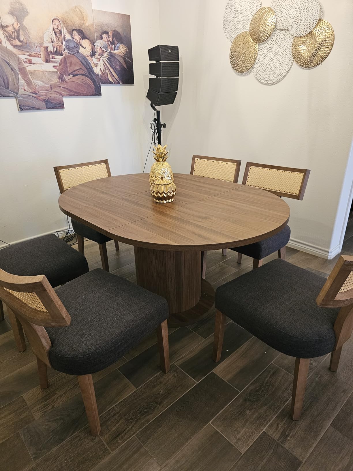 43.3 inch 59 inch Adjustable Size Round Dining Table for 4 6, Unique Design Modern Farmhouse Kitchen Table, Circle Dining Tables with Wood Strip Base for Kitchen Living Room (Walnut) Customer Review 43.3 inch 59 inch Adjustable Size Round Dining Table for 4 6, Unique Design Modern Farmhouse Kitchen Table, Circle Dining Tables with Wood Strip Base for Kitchen Living Room (Walnut) - Customer Photo 2