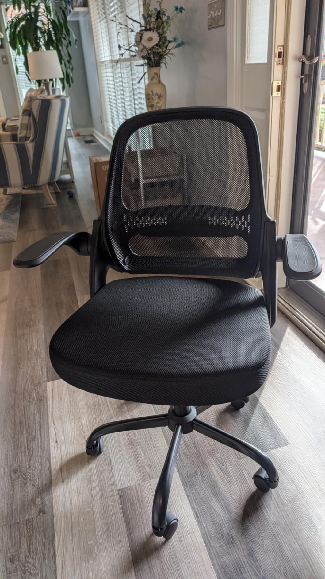 Ergonomic Mesh Office Chair for Home Office, Flip-Up Arms, Breathable Mesh Back & Thick Seat Cushion, Swivel Rolling Computer Desk Chair, BIFMA Certified, Supports 300 lbs (Black Frame/Black Seat) - Customer Photo 2