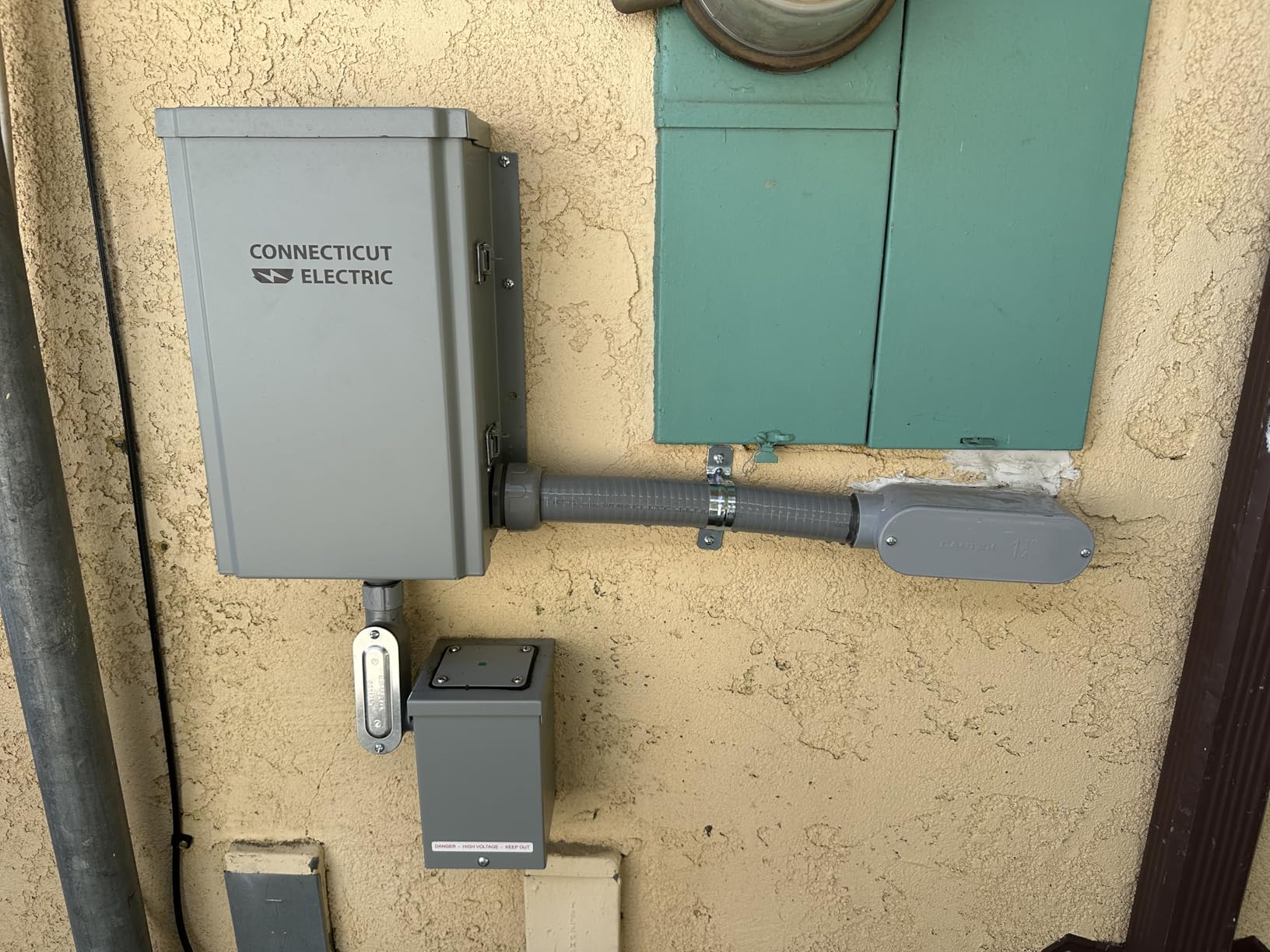 Connecticut Electric Series 2 Backup Power Manual Transfer Switch Kit, 50 Amp, 10 Circuits, with 25' Cord & Outdoor Rated 50A Inlet (Transfer Switch Kit - 25 ft Cord) Customer Review Connecticut Electric Series 2 Backup Power Manual Transfer Switch Kit, 50 Amp, 10 Circuits, with 25' Cord & Outdoor Rated 50A Inlet (Transfer Switch Kit - 25 ft Cord) - Customer Photo 1
