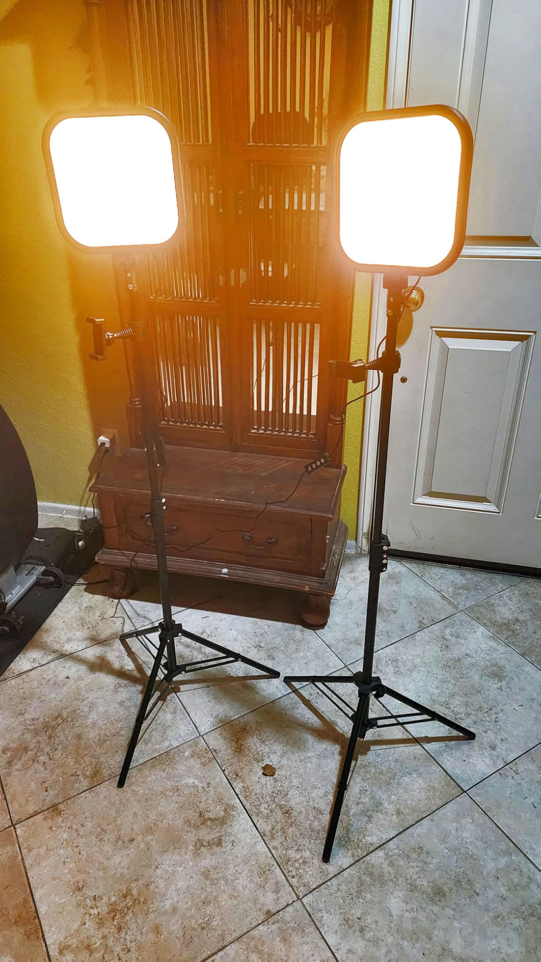 NEEWER Basics 2 Pack LED Video Light Panel Lighting Kit, Bi Color Dimmable Portable Studio Lights with Stands & Filters, 3200K-5600K 750lux CRI95 for Video Recording Live Streaming Photography, BP66 Customer Review NEEWER Basics 2 Pack LED Video Light Panel Lighting Kit, Bi Color Dimmable Portable Studio Lights with Stands & Filters, 3200K-5600K 750lux CRI95 for Video Recording Live Streaming Photography, BP66 - Customer Photo 1
