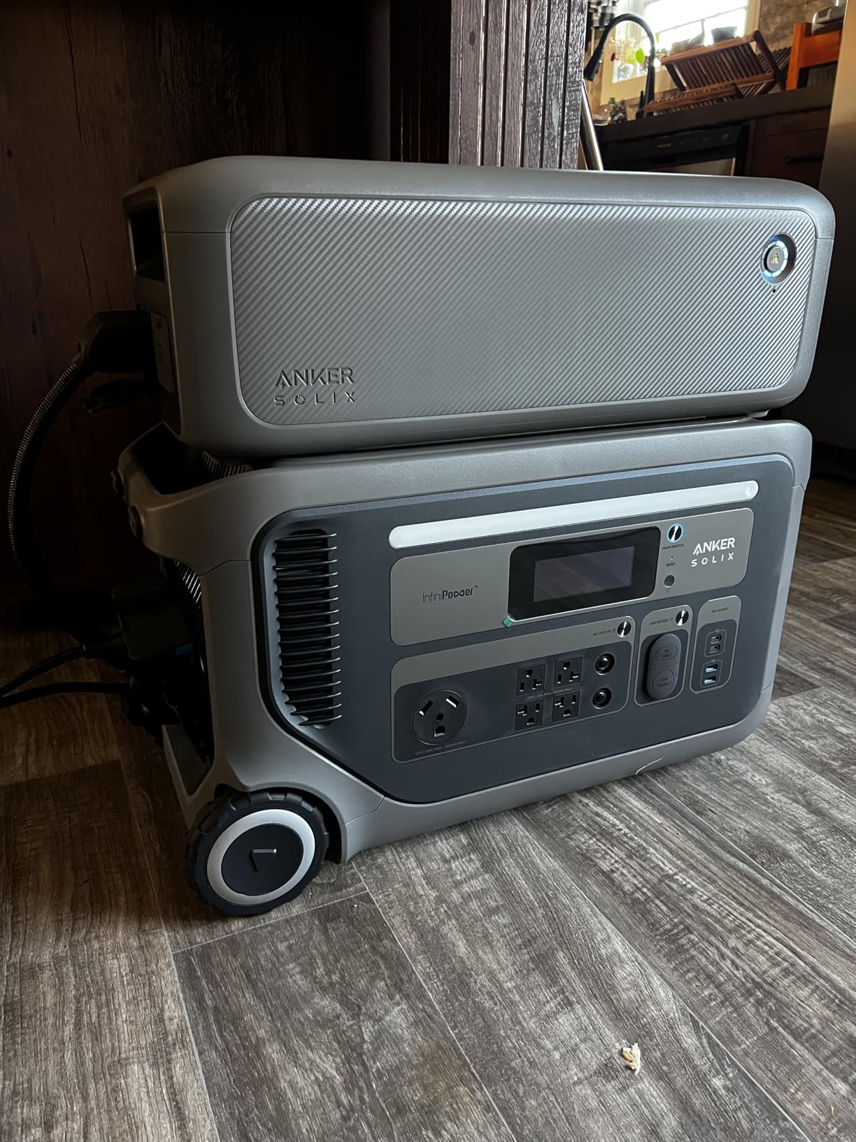 Anker SOLIX F3000 Portable Power Station and 400W Solar Panel, 3,072Wh, 6,000W Recharging, Solar Generator for Home Use, Expandable to 24kWh, For Outages, Camping, RVs, and Emergencies Customer Review Anker SOLIX F3000 Portable Power Station and 400W Solar Panel, 3,072Wh, 6,000W Recharging, Solar Generator for Home Use, Expandable to 24kWh, For Outages, Camping, RVs, and Emergencies - Customer Photo 2