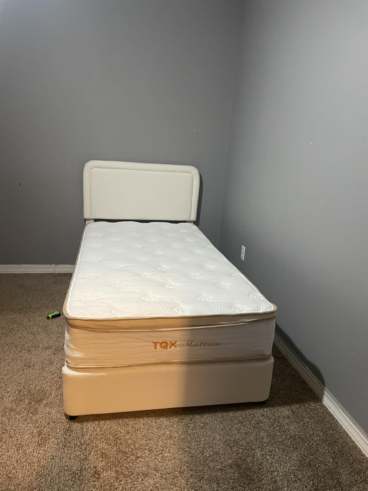 TQX Queen Mattress, 12 Inch Hybrid Mattress in a Box: Memory Foam & Pocket Springs for Pressure Relief, Motion Isolation, Medium Firm, CertiPUR-US Certified, Fiberglass Free, 365 Night Trial Customer Review TQX Queen Mattress, 12 Inch Hybrid Mattress in a Box: Memory Foam & Pocket Springs for Pressure Relief, Motion Isolation, Medium Firm, CertiPUR-US Certified, Fiberglass Free, 365 Night Trial - Customer Photo 1