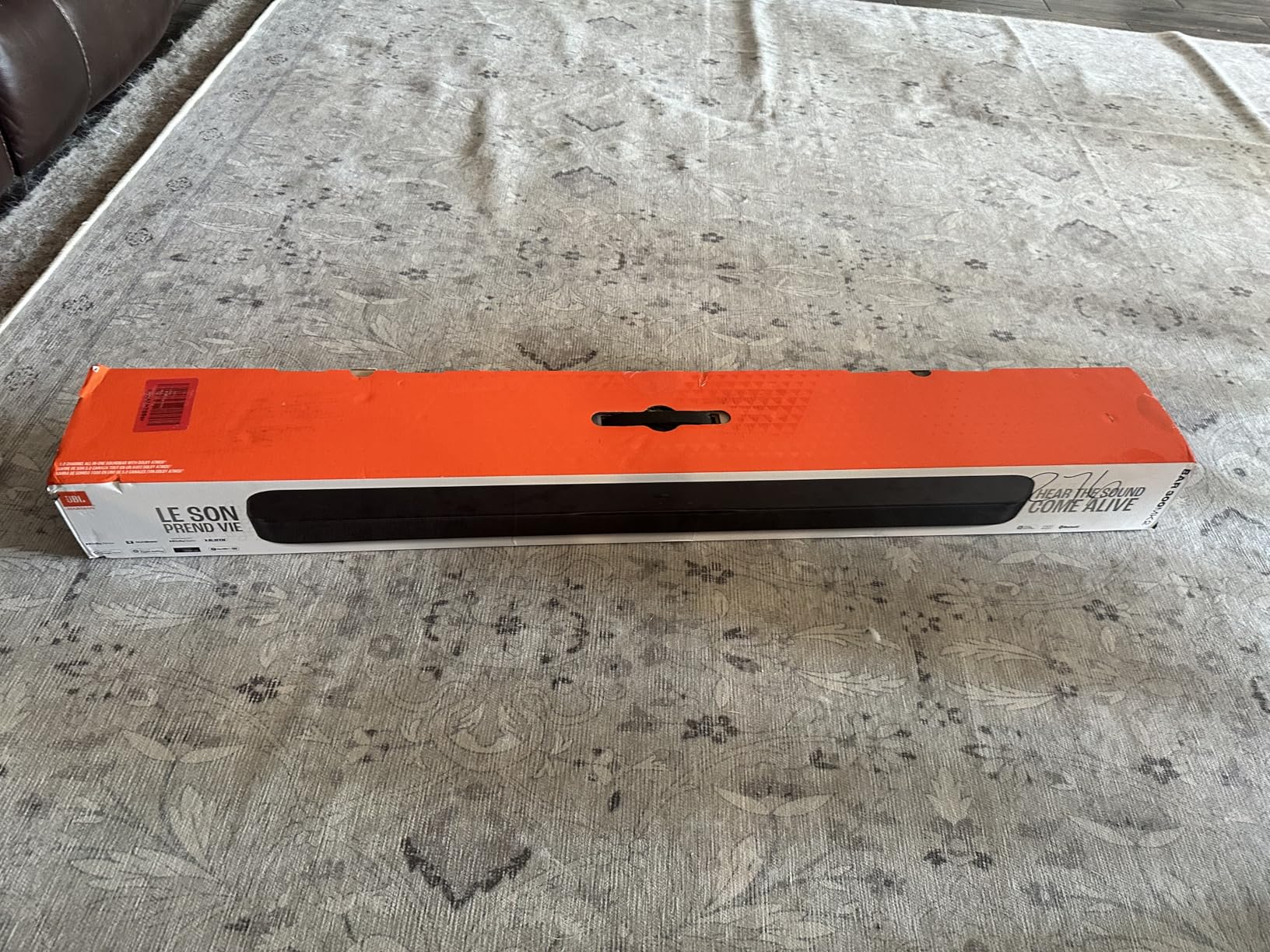 JBL Bar 300MK2-5.0 Channel All-in-one soundbar with Dolby Atmos, MultiBeam 3.0 & PureVoice 2.0, Easy Sound Calibration, JBL ONE App and Works with Voice Assistant-Enabled Speakers (Black) customer photo 2